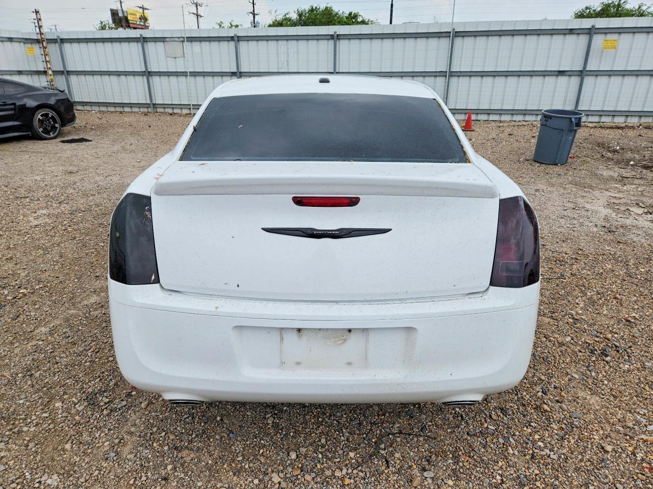 2012 Chrysler 300 S White vin: 2C3CCADTXCH115627