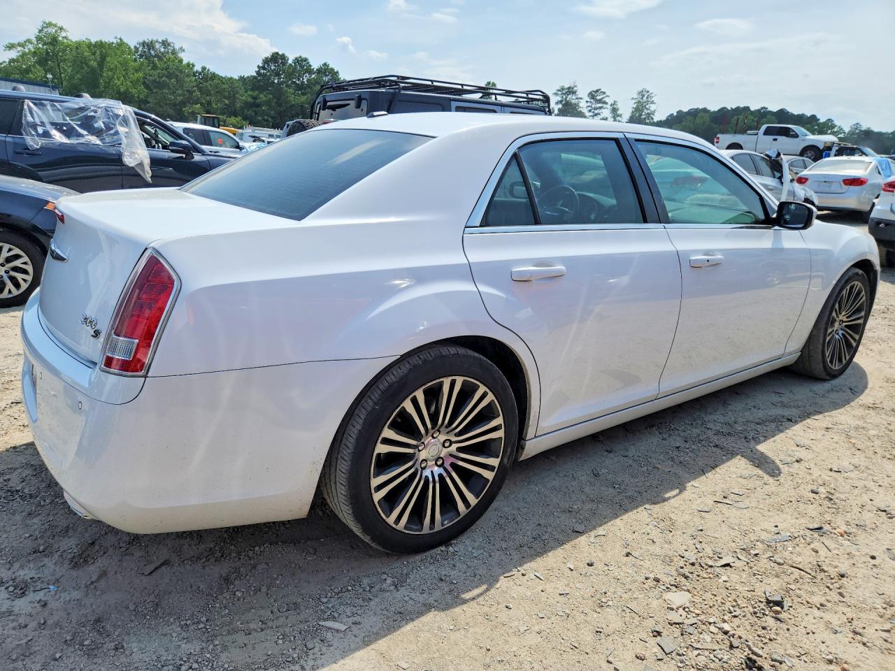 2012 Chrysler 300 S White vin: 2C3CCADTXCH232799