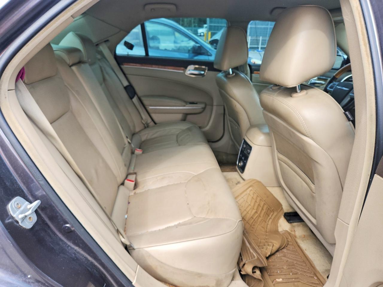 2013 Chrysler 300c Silver vin: 2C3CCAEG1DH728299