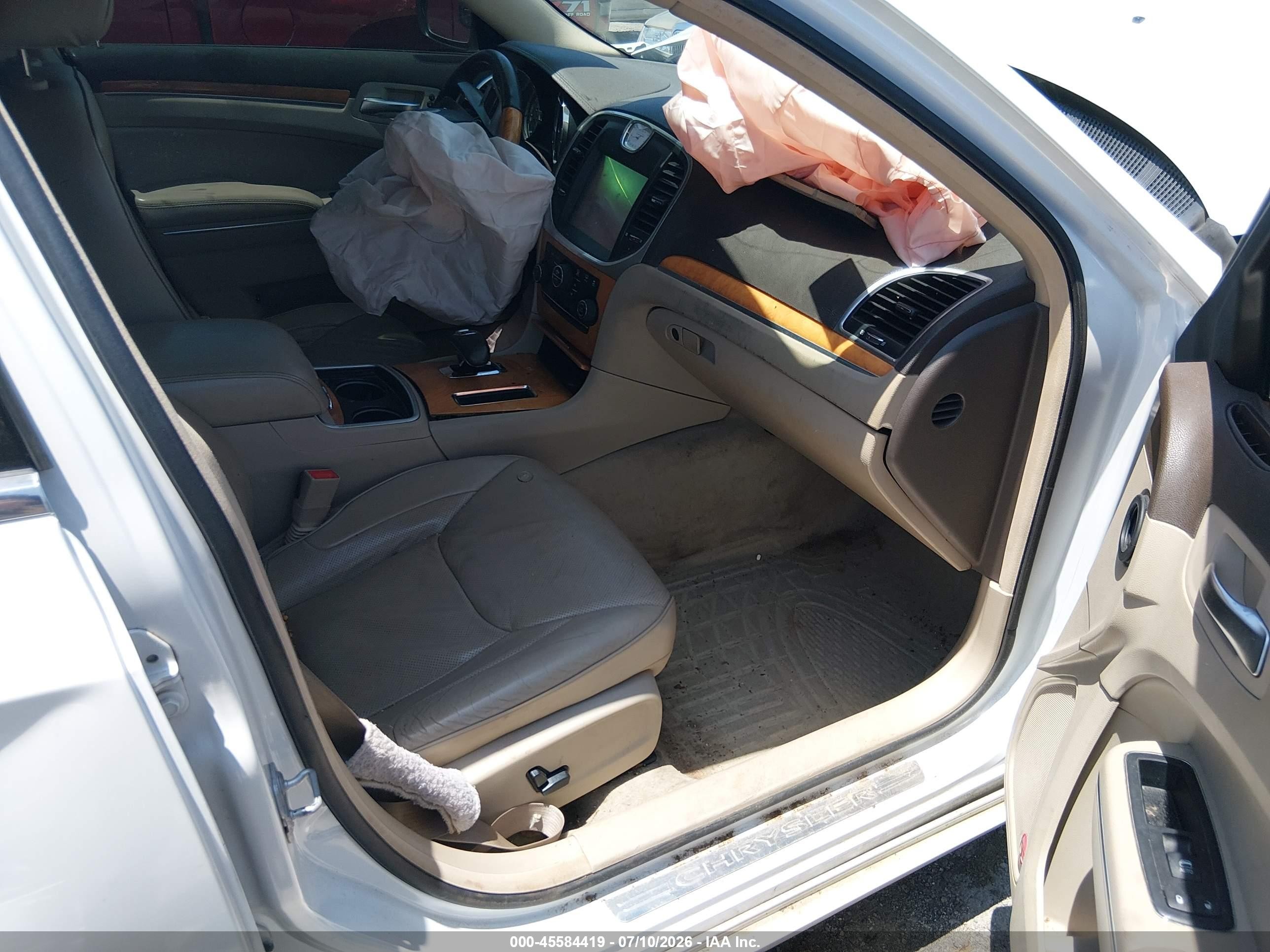 2014 Chrysler 300c   Белый vin: 2C3CCAEG1EH355153