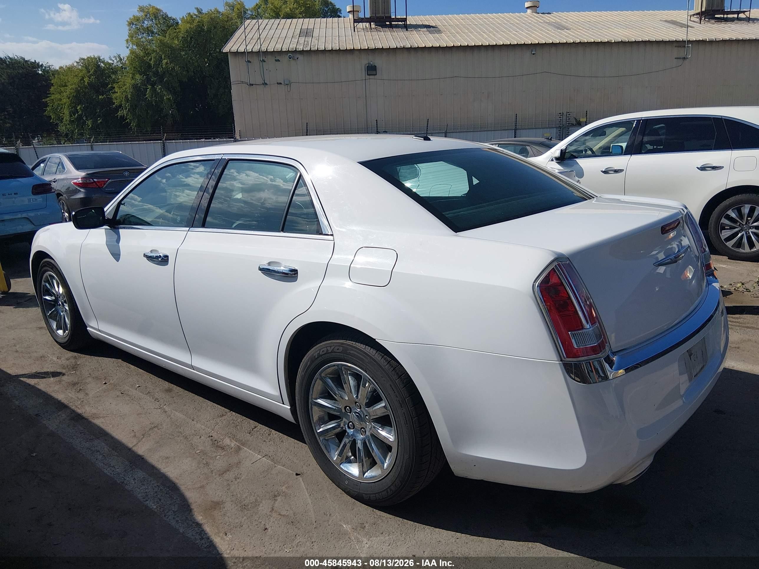 2014 Chrysler 300c   White vin: 2C3CCAEG2EH252825
