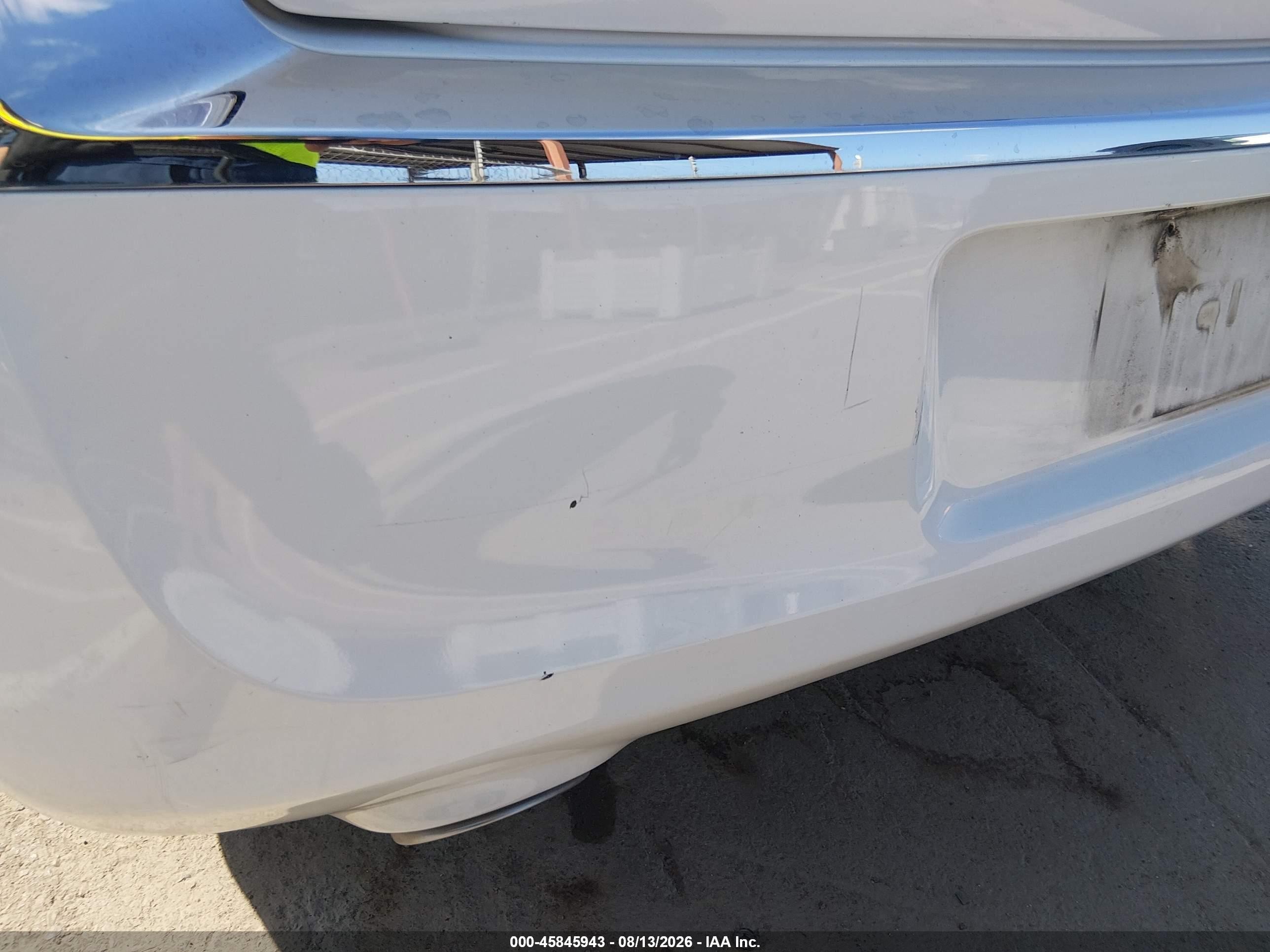 2014 Chrysler 300c   White vin: 2C3CCAEG2EH252825