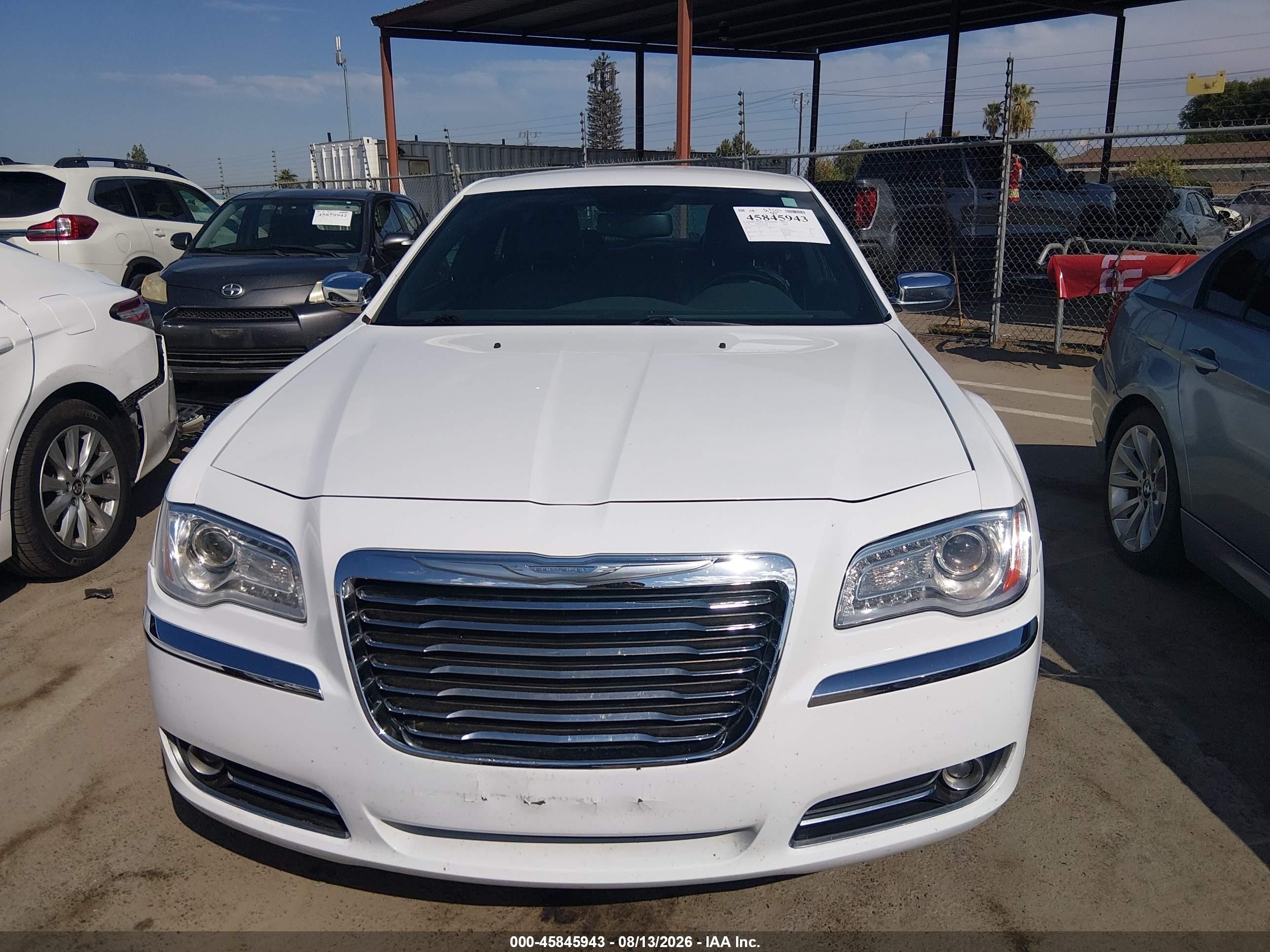 2014 Chrysler 300c   White vin: 2C3CCAEG2EH252825