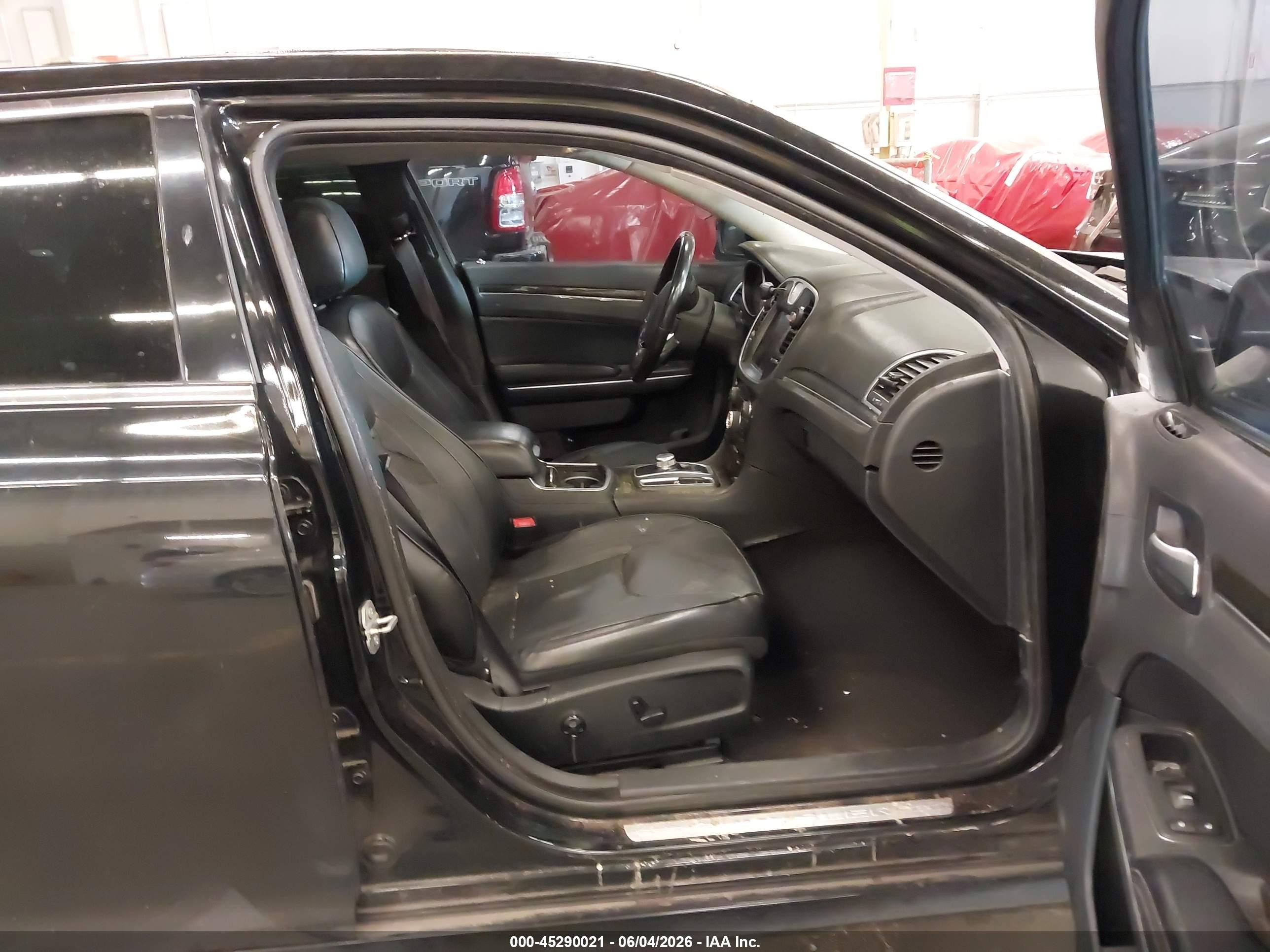 2015 Chrysler 300c   Black vin: 2C3CCAEG2FH766126