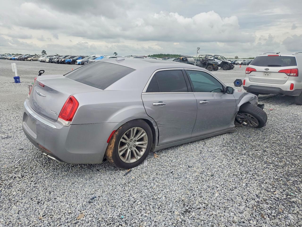 2016 Chrysler 300c Серебряный vin: 2C3CCAEG2GH286993