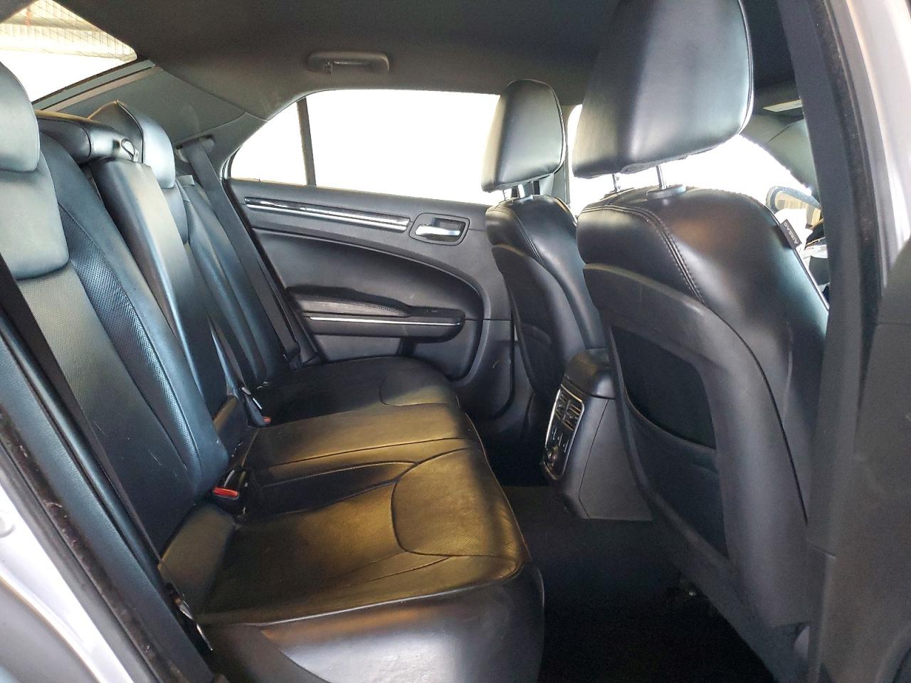2014 Chrysler 300c Silver vin: 2C3CCAEG3EH378563