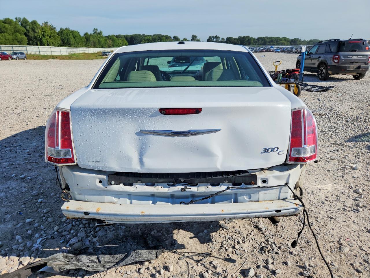 2014 Chrysler 300c White vin: 2C3CCAEG3EH379048