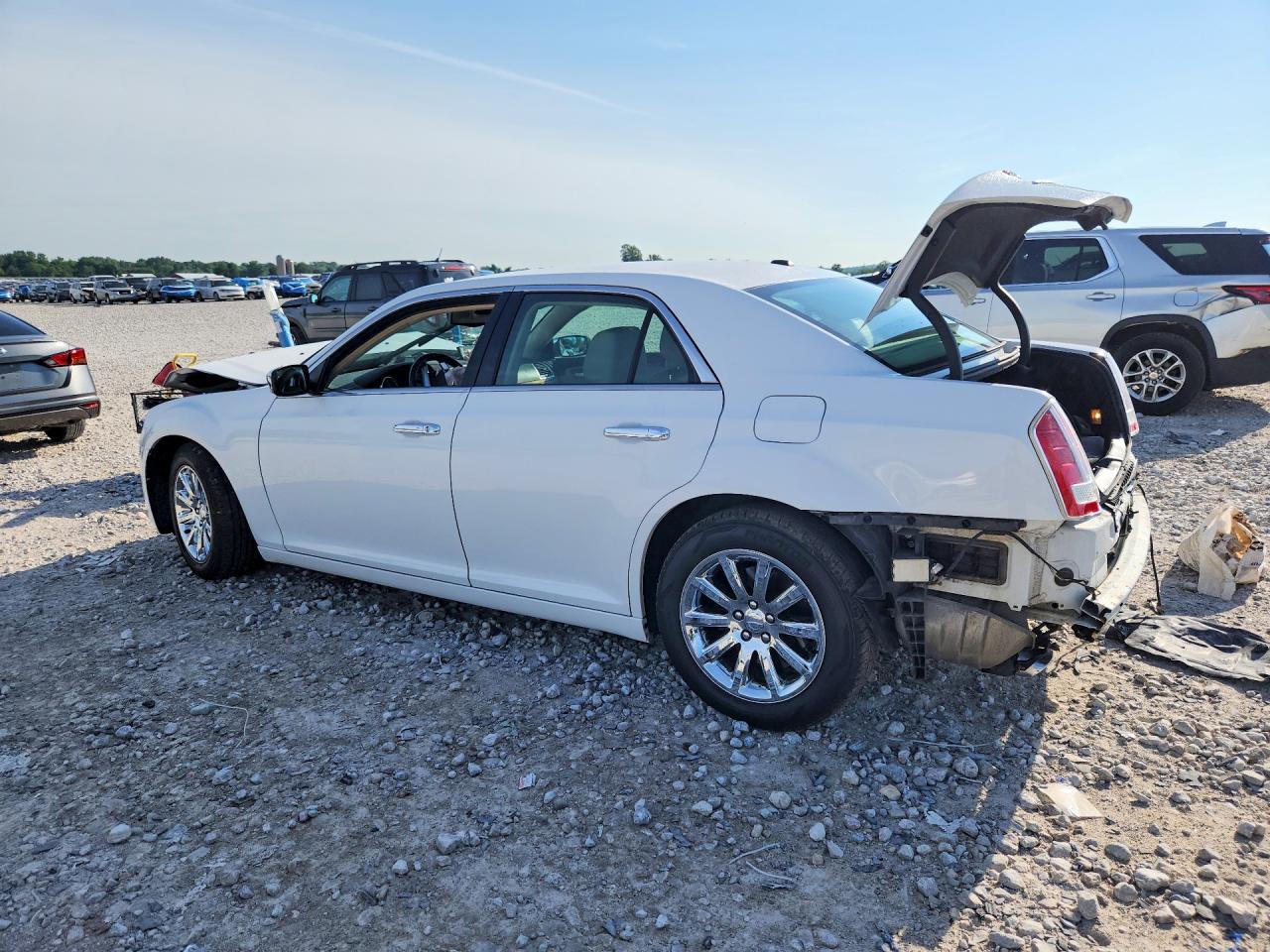 2014 Chrysler 300c White vin: 2C3CCAEG3EH379048