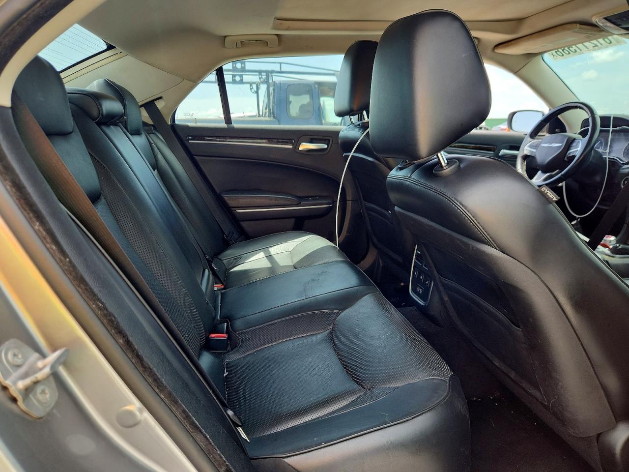 2015 Chrysler 300c Silver vin: 2C3CCAEG3FH882807