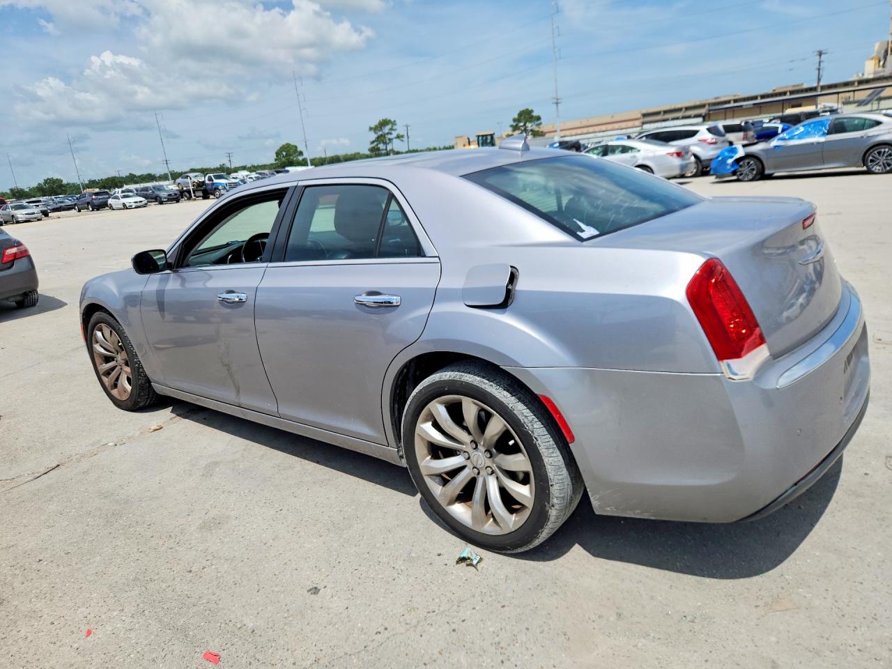 2015 Chrysler 300c Silver vin: 2C3CCAEG3FH882807
