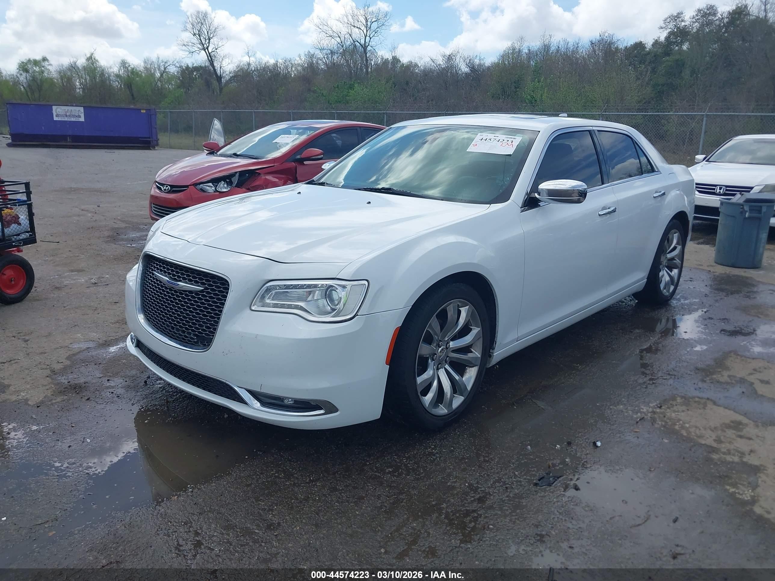 2020 Chrysler 300 Limited White vin: 2C3CCAEG3LH102882