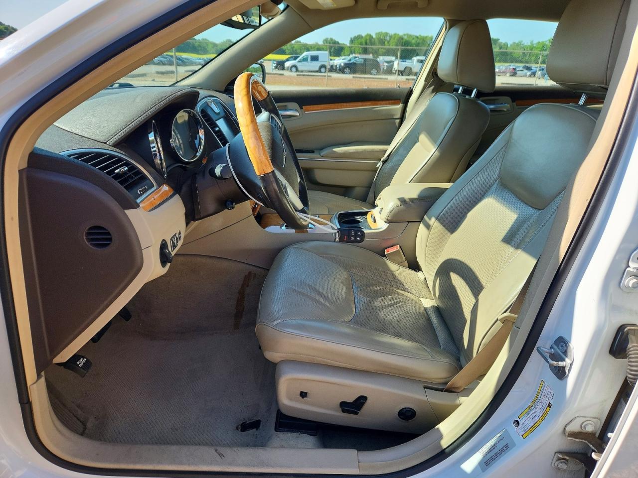 2014 Chrysler 300c White vin: 2C3CCAEG4EH379740