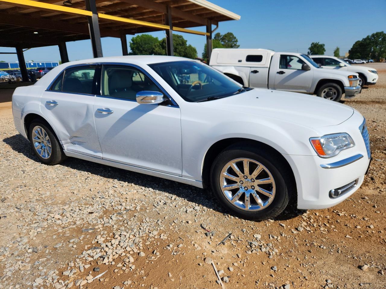 2014 Chrysler 300c White vin: 2C3CCAEG4EH379740