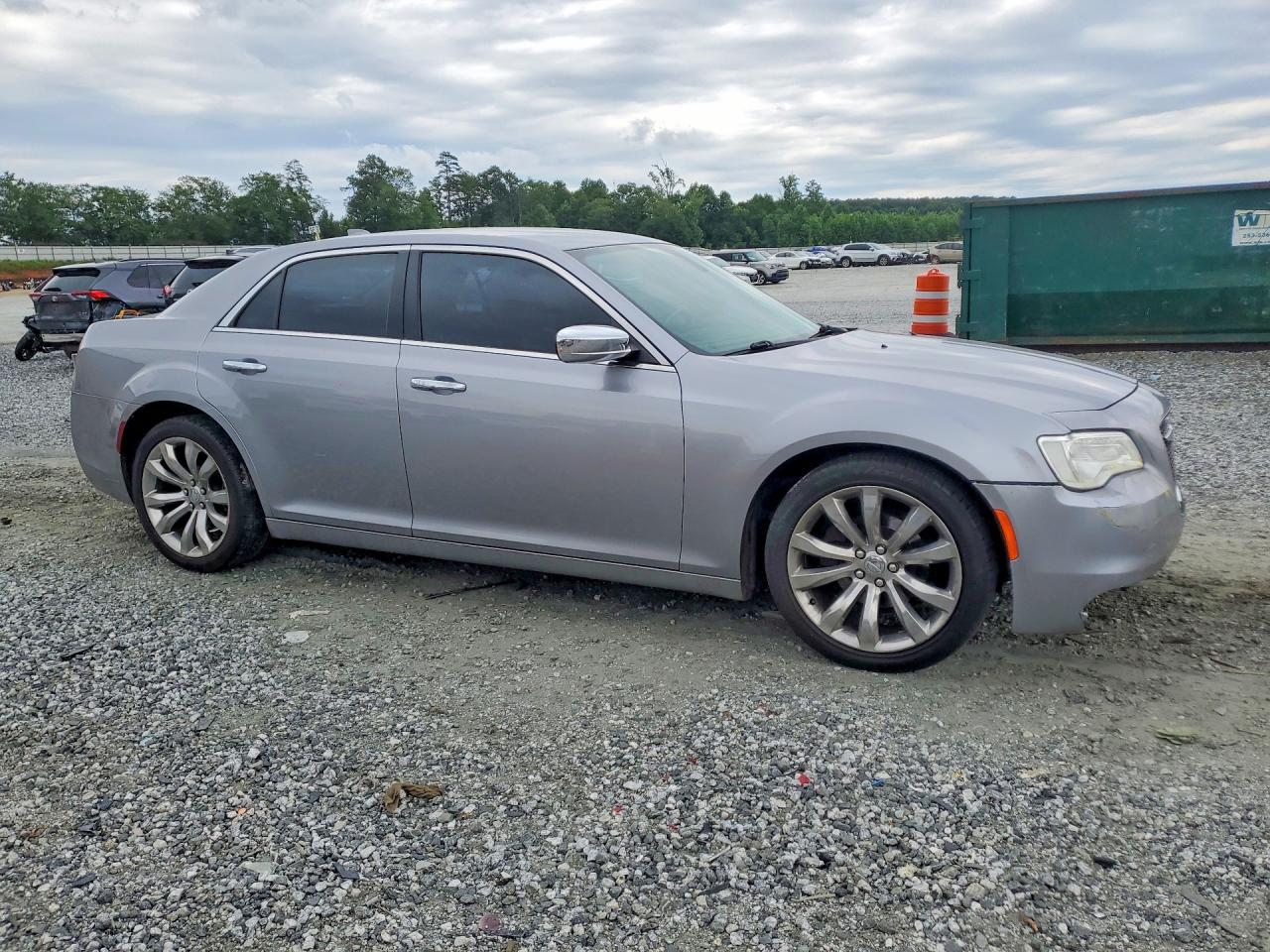 2018 Chrysler 300 Limited Silver vin: 2C3CCAEG4JH136987