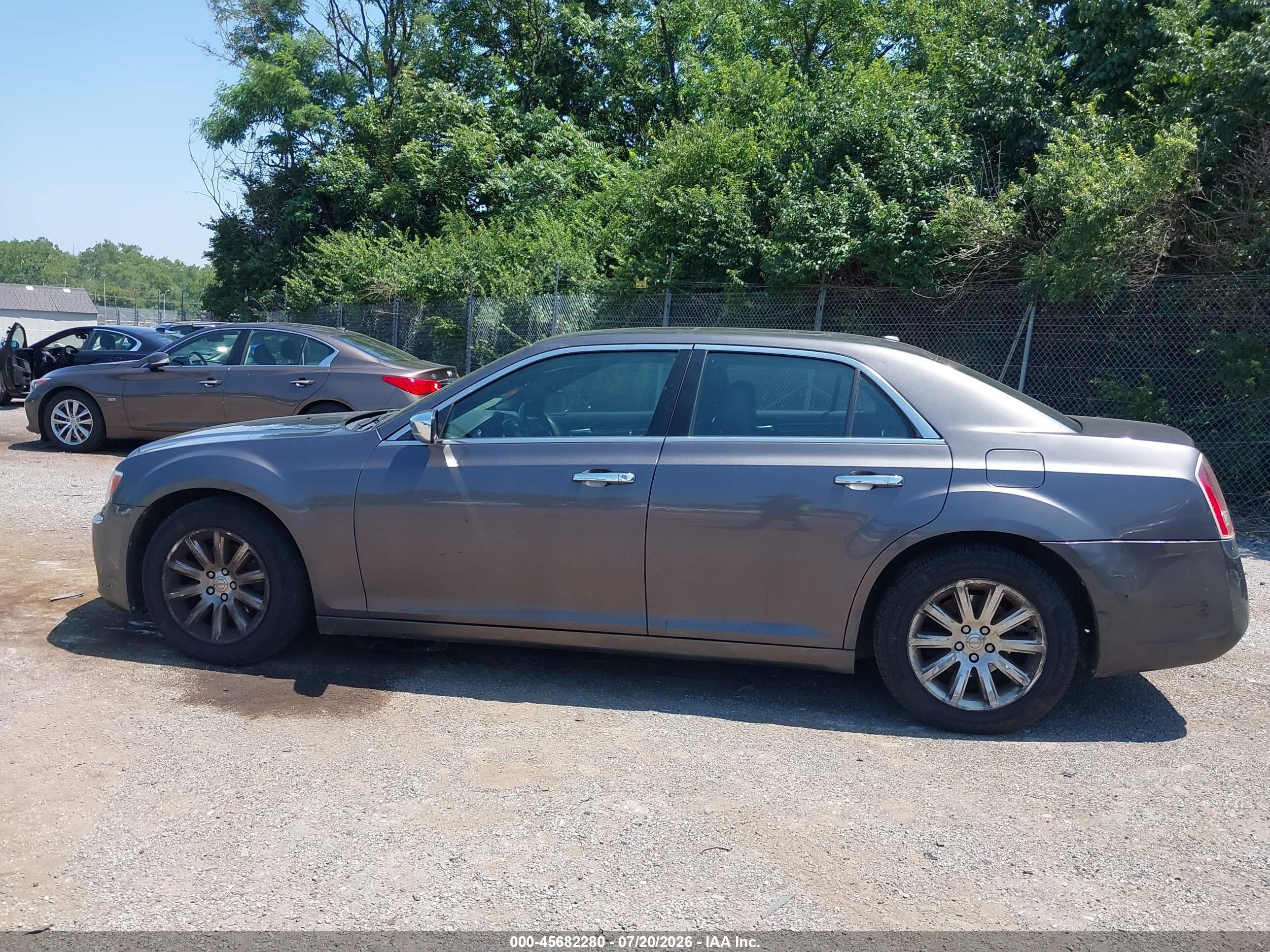 2014 Chrysler 300c   Brown vin: 2C3CCAEG5EH301807