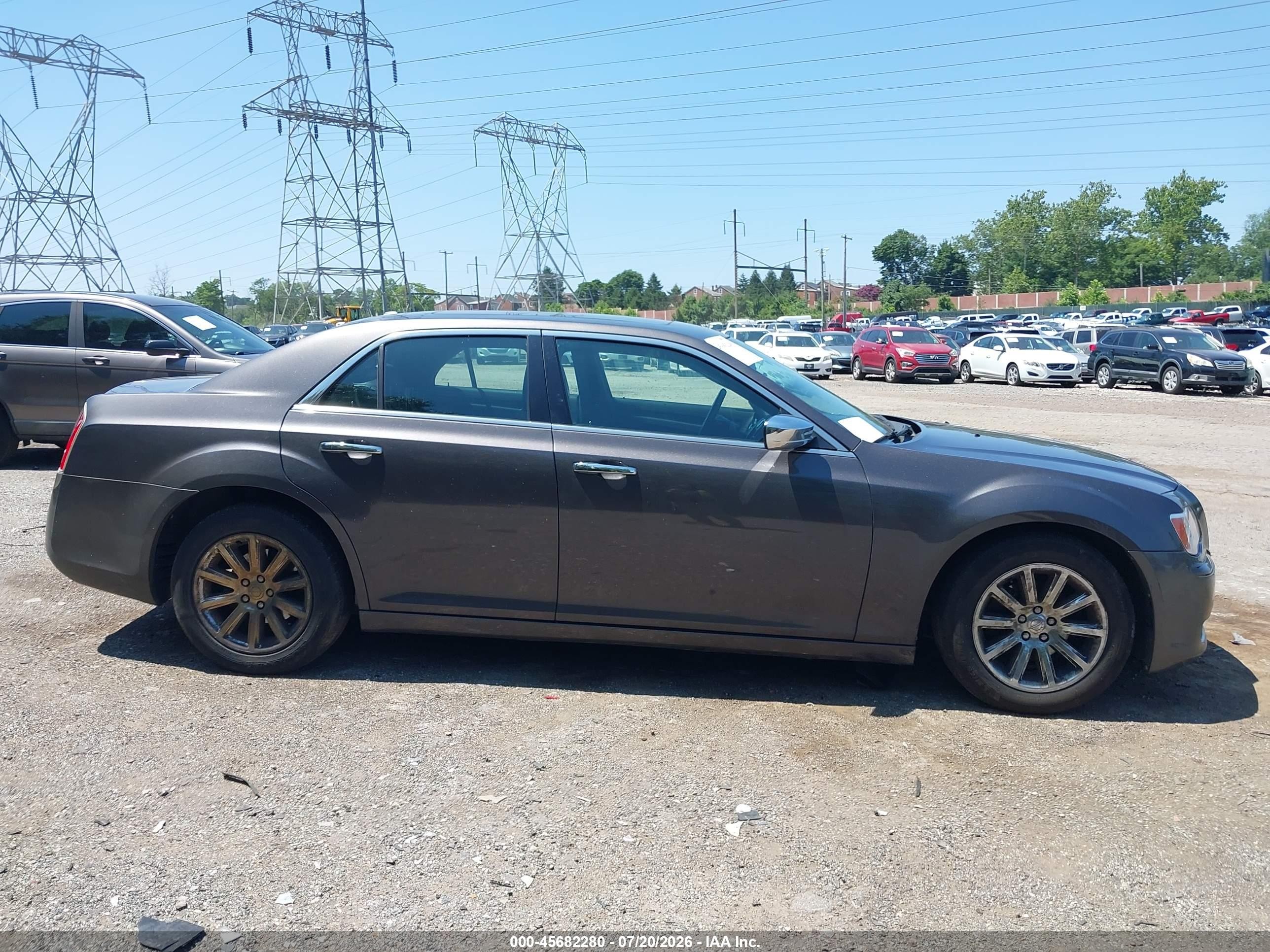 2014 Chrysler 300c   Brown vin: 2C3CCAEG5EH301807