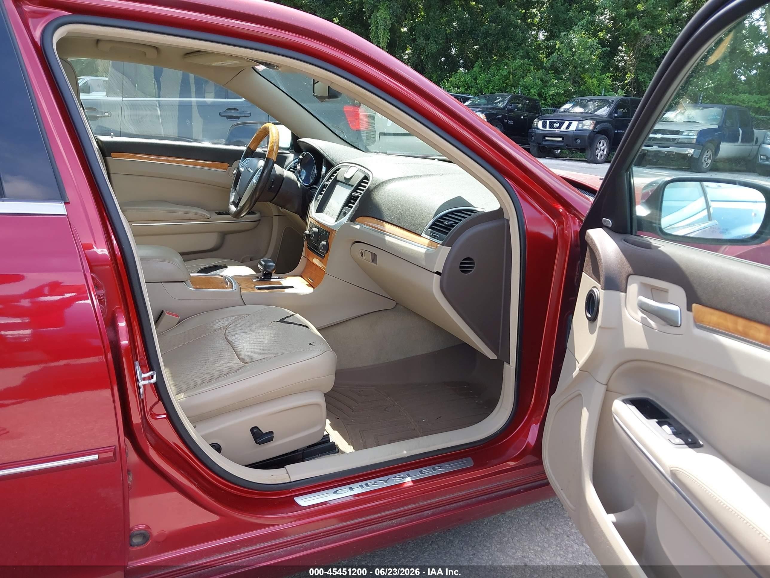 2014 Chrysler 300c   Красный vin: 2C3CCAEG5EH308580