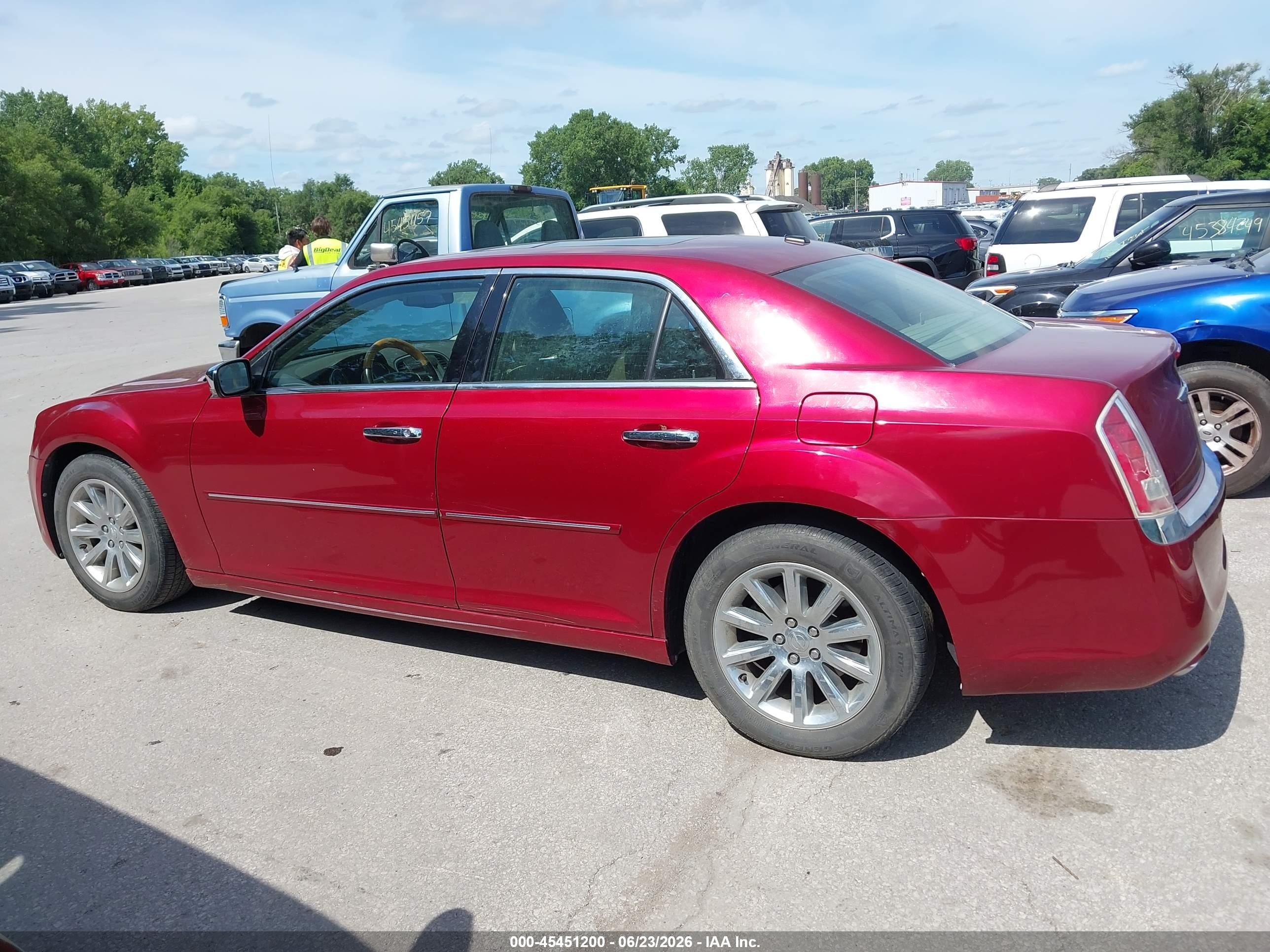 2014 Chrysler 300c   Красный vin: 2C3CCAEG5EH308580