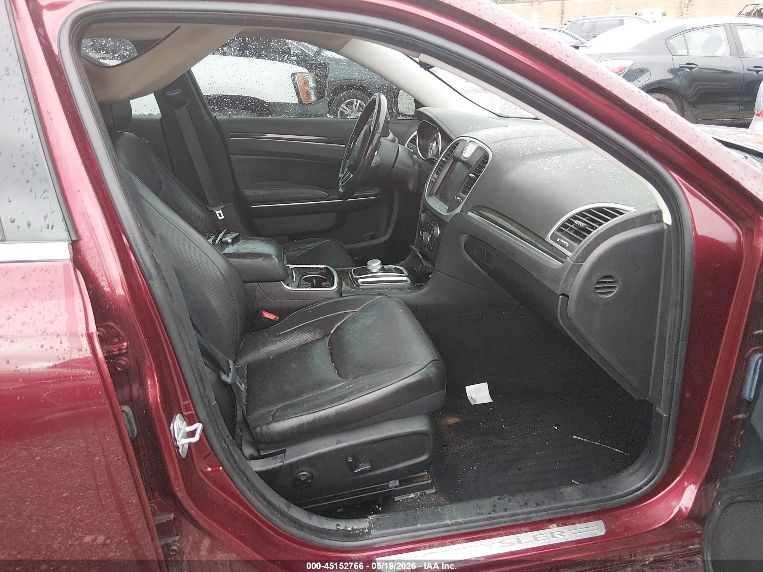 2019 Chrysler 300 Limited Burgundy vin: 2C3CCAEG5KH594913