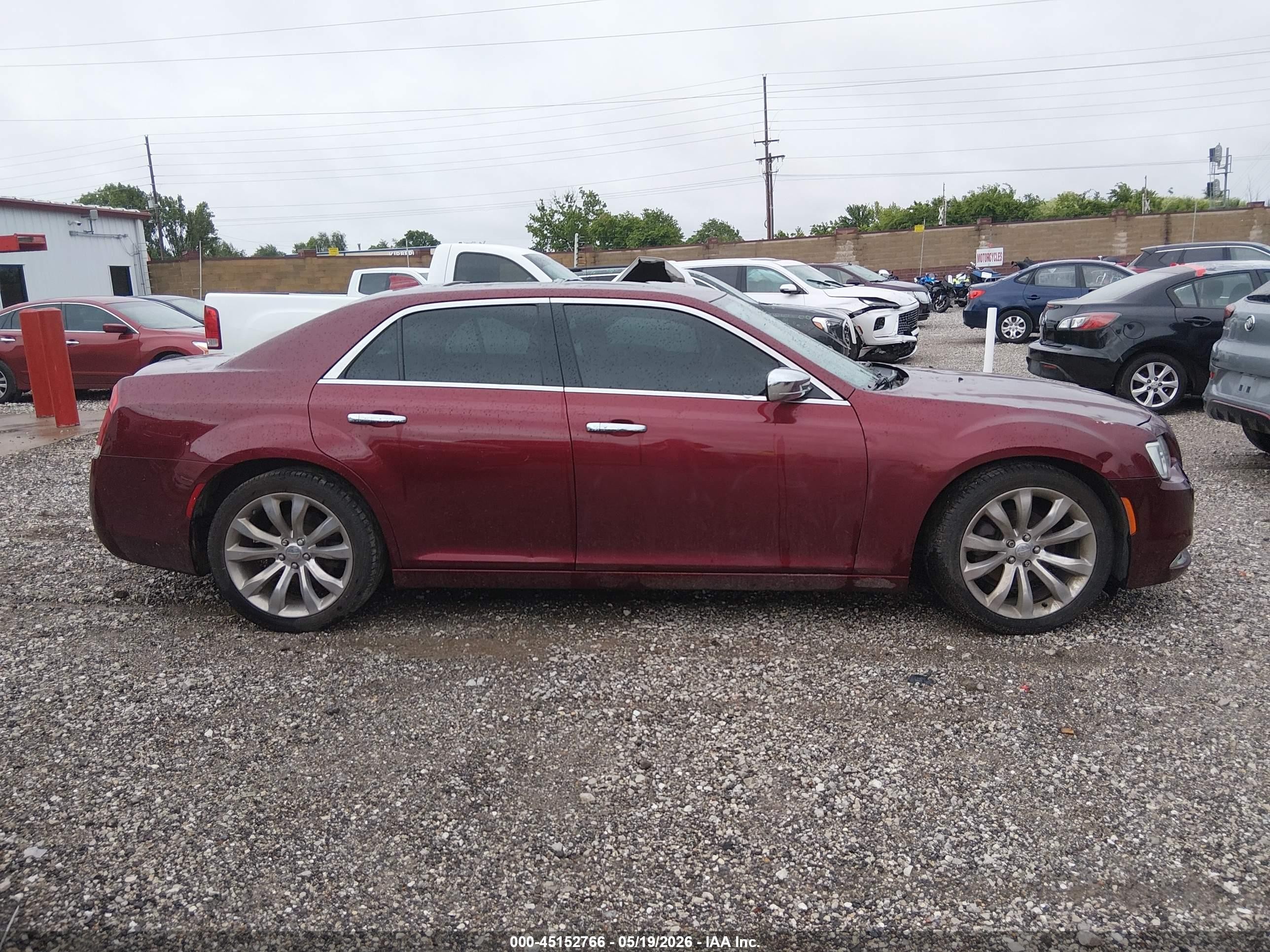 2019 Chrysler 300 Limited Burgundy vin: 2C3CCAEG5KH594913