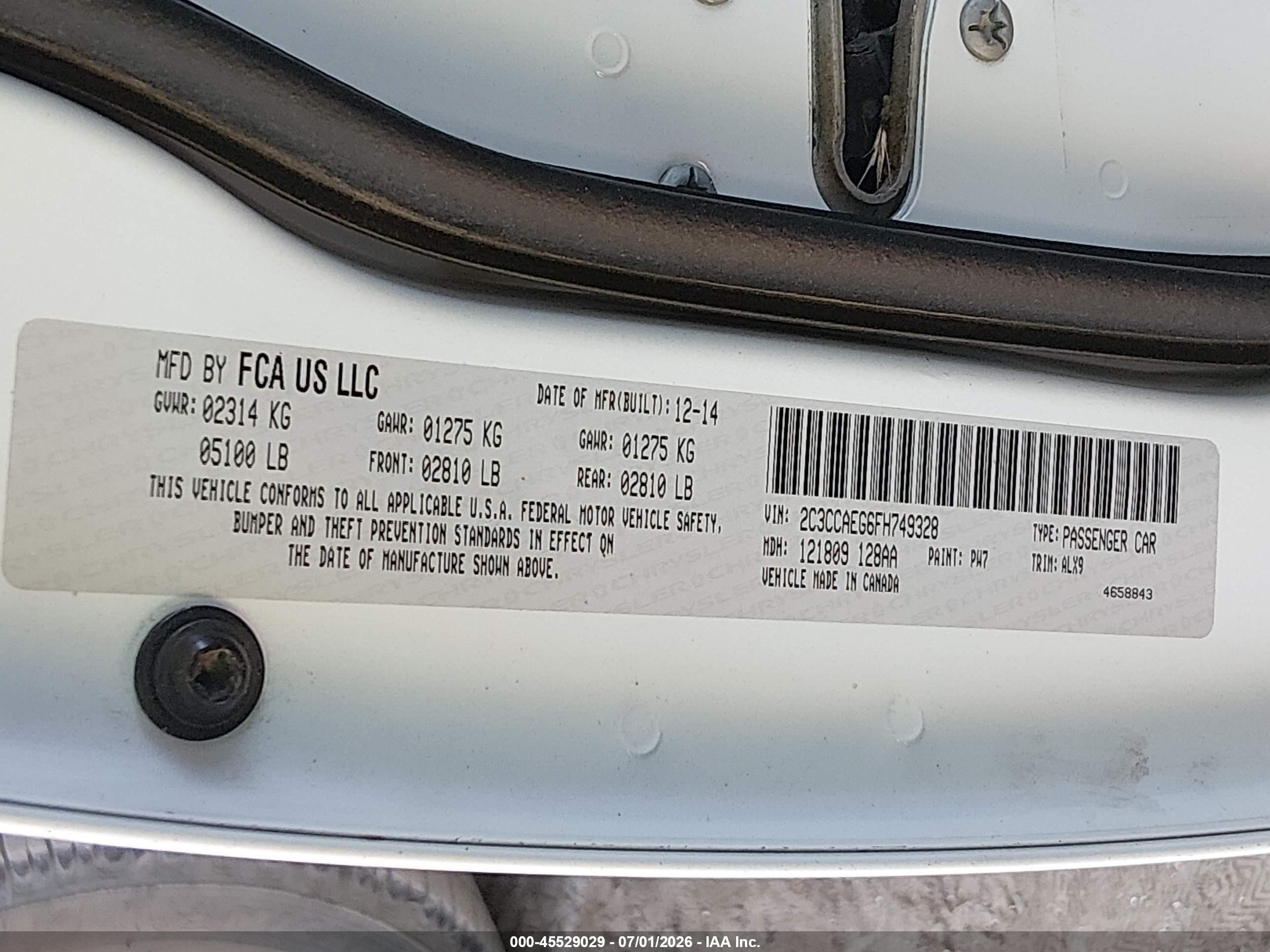 2015 Chrysler 300c   White vin: 2C3CCAEG6FH749328