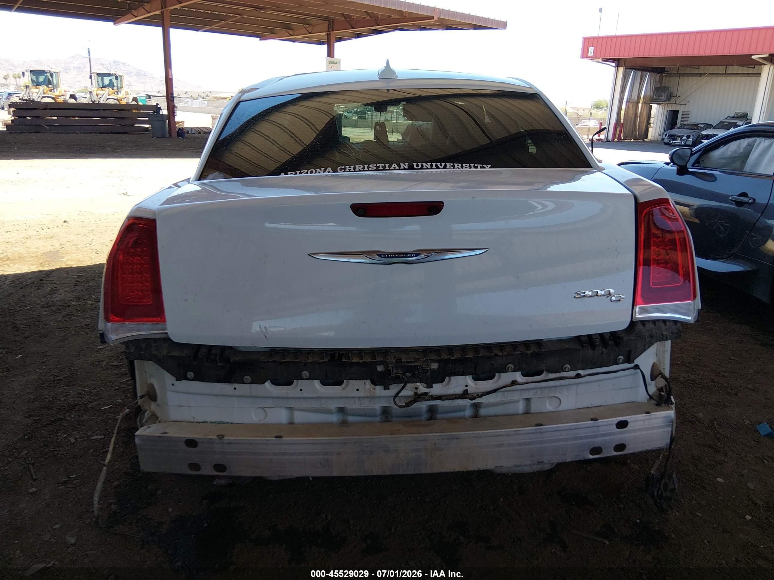 2015 Chrysler 300c   White vin: 2C3CCAEG6FH749328
