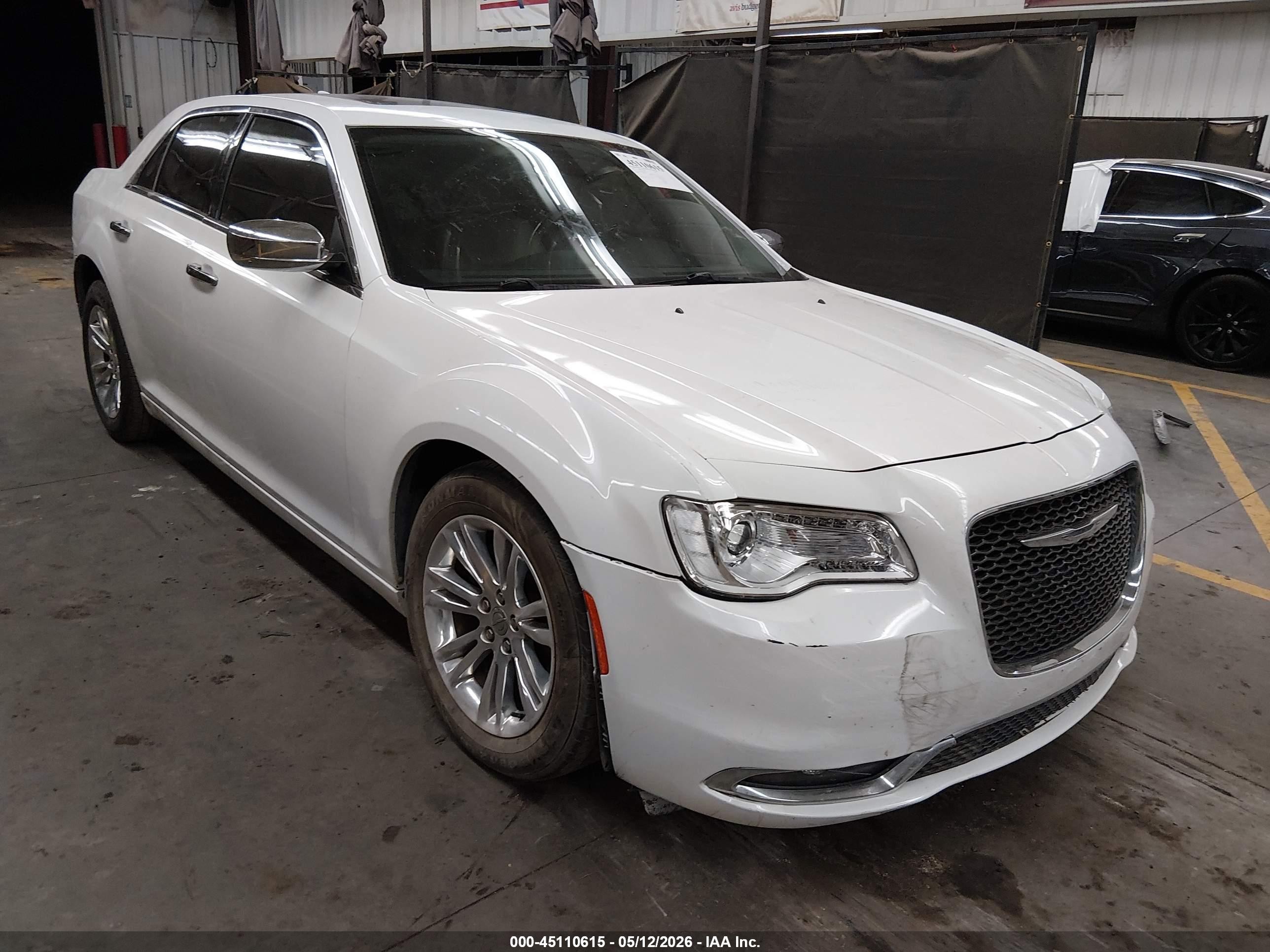 2015 Chrysler 300c   White vin: 2C3CCAEG6FH922202