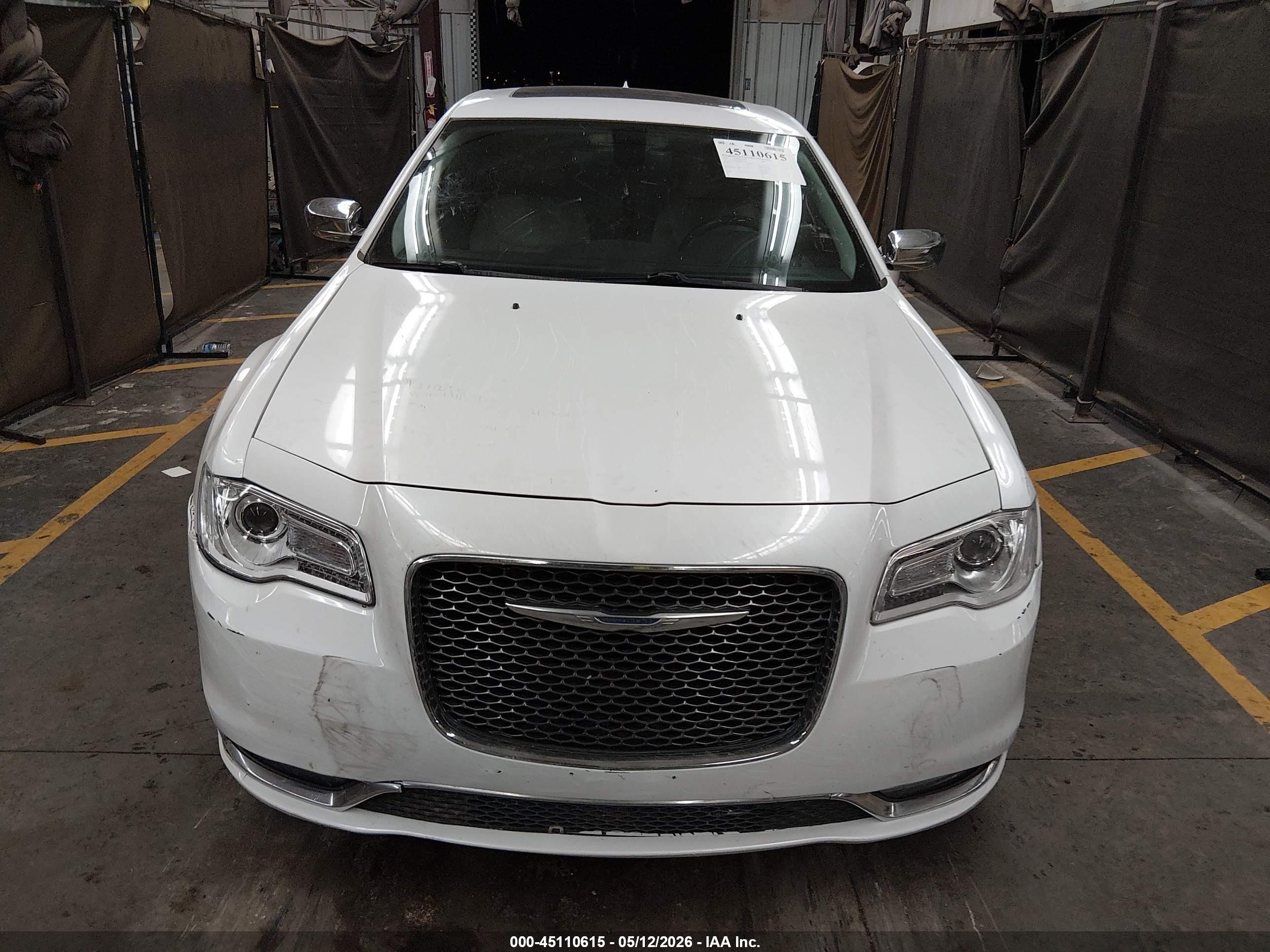 2015 Chrysler 300c   White vin: 2C3CCAEG6FH922202