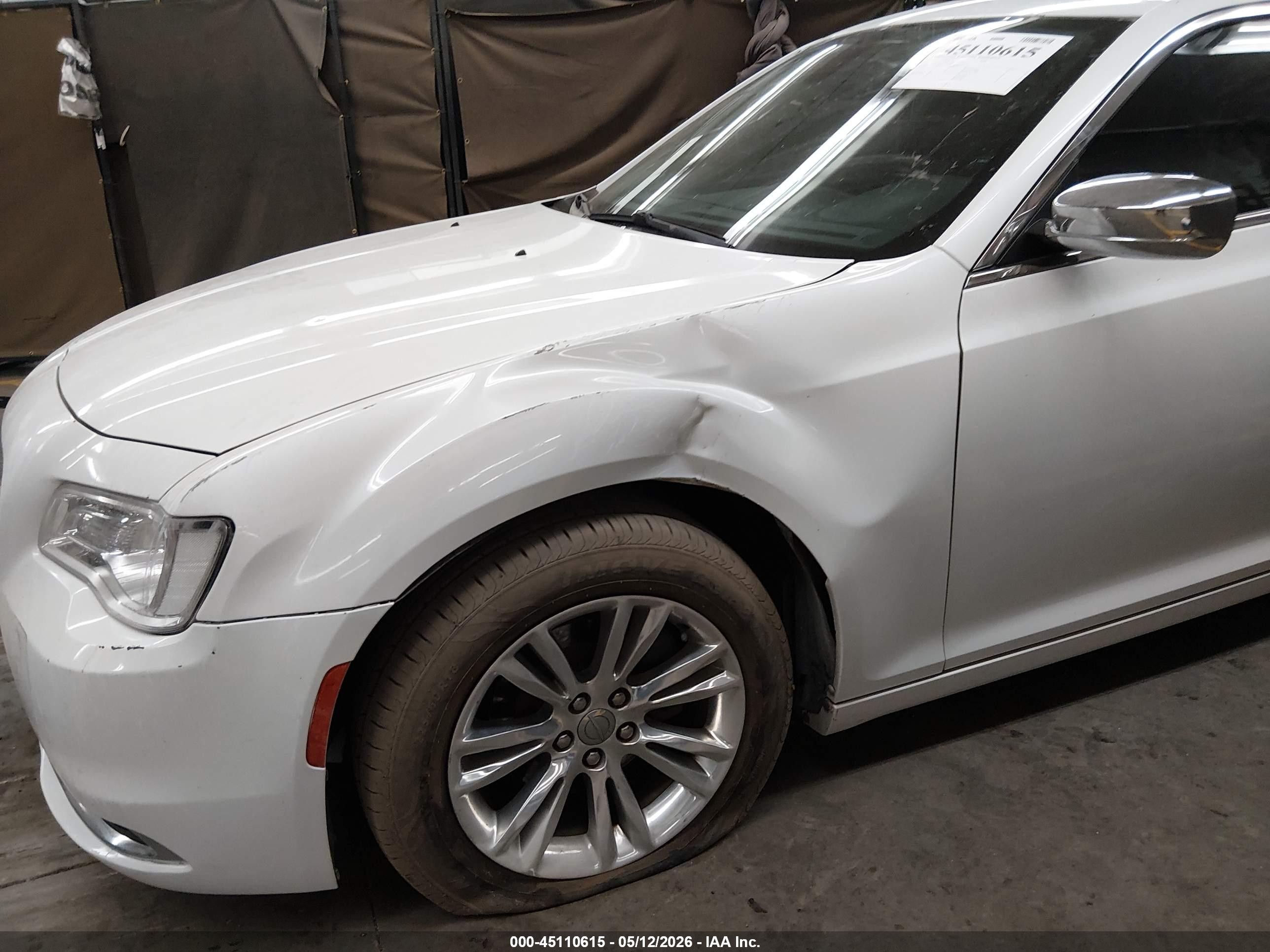 2015 Chrysler 300c   White vin: 2C3CCAEG6FH922202