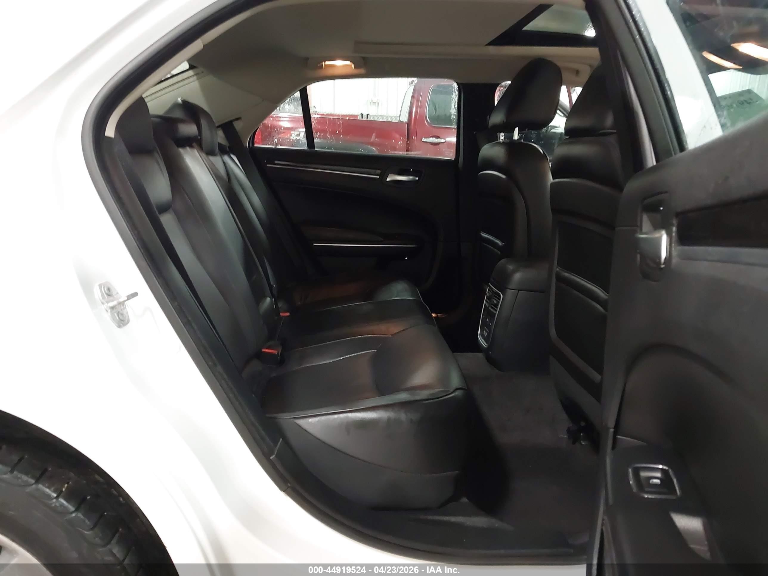 2017 Chrysler 300c   White vin: 2C3CCAEG6HH628866