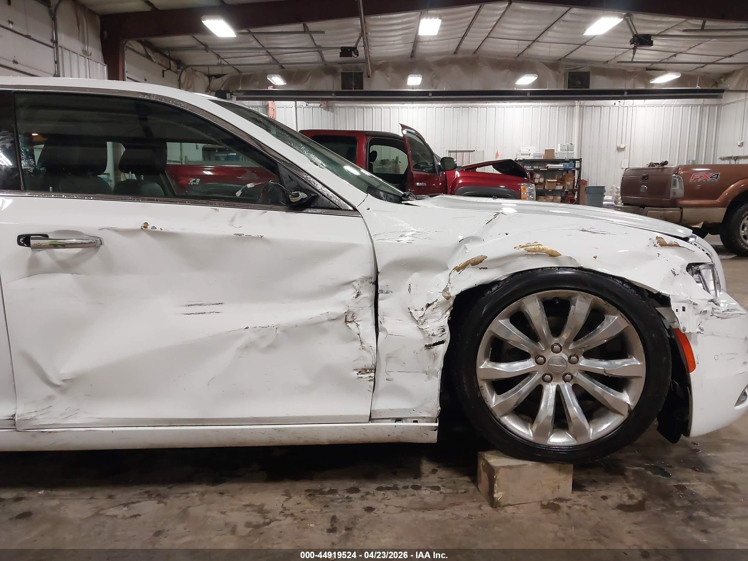 2017 Chrysler 300c   White vin: 2C3CCAEG6HH628866