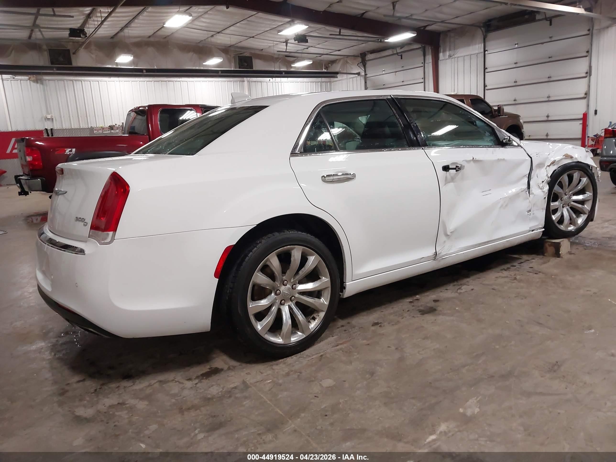 2017 Chrysler 300c   White vin: 2C3CCAEG6HH628866