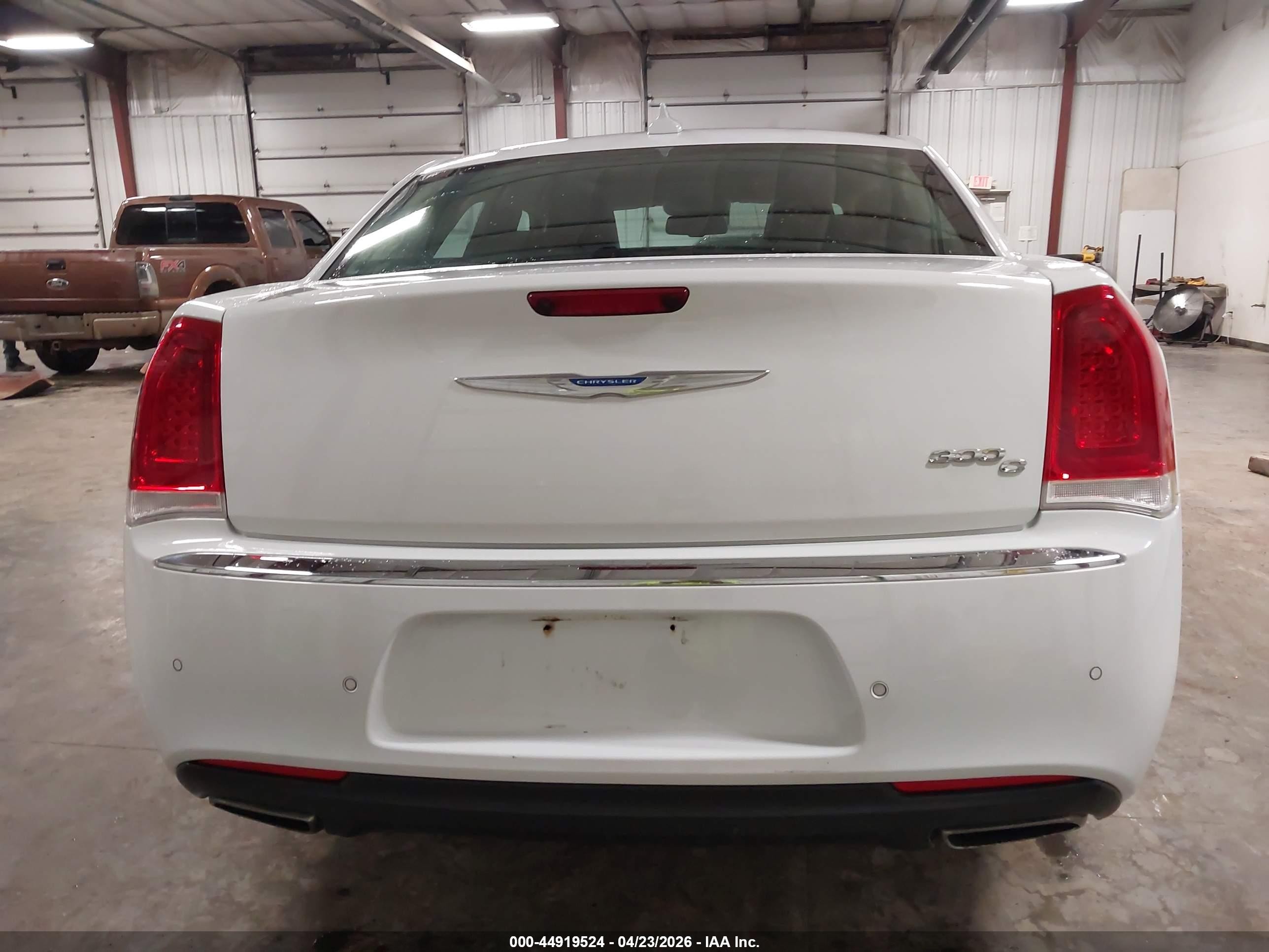 2017 Chrysler 300c   White vin: 2C3CCAEG6HH628866
