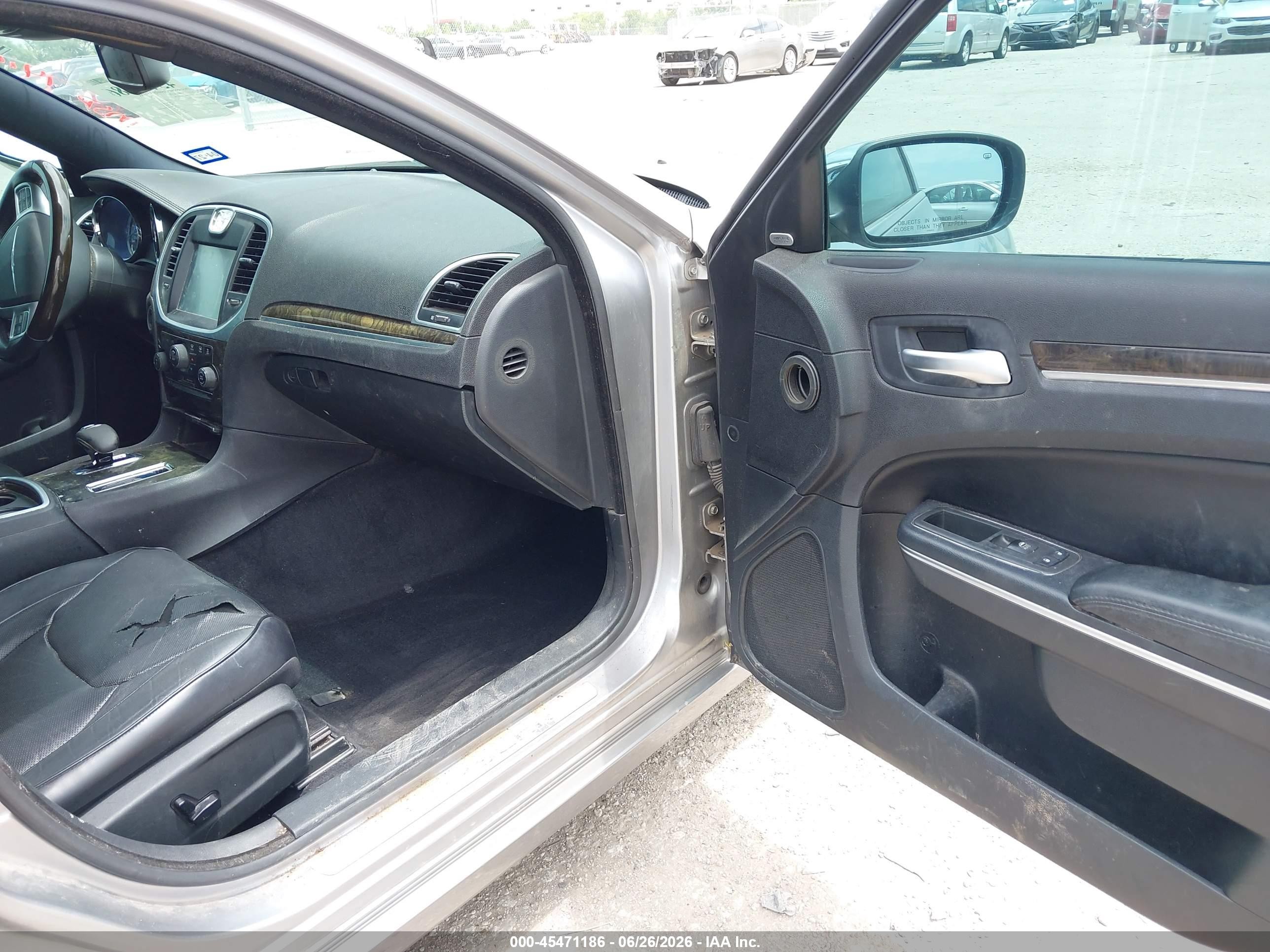 2013 Chrysler 300c   Silver vin: 2C3CCAEG7DH660798