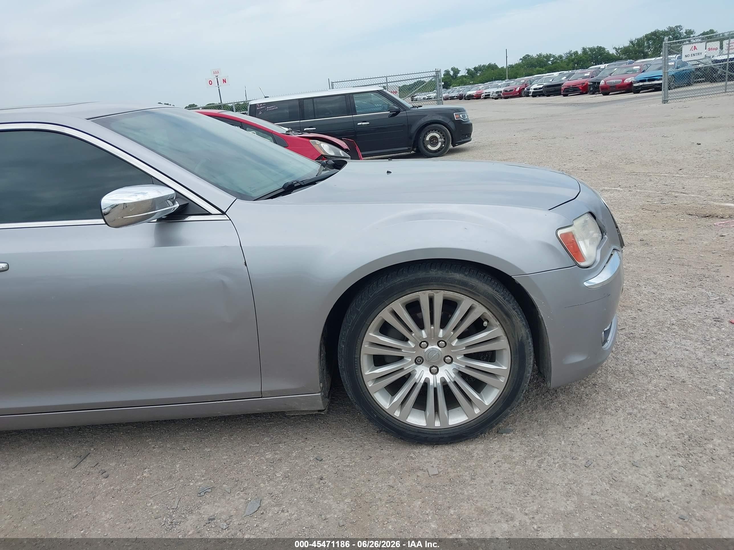 2013 Chrysler 300c   Silver vin: 2C3CCAEG7DH660798