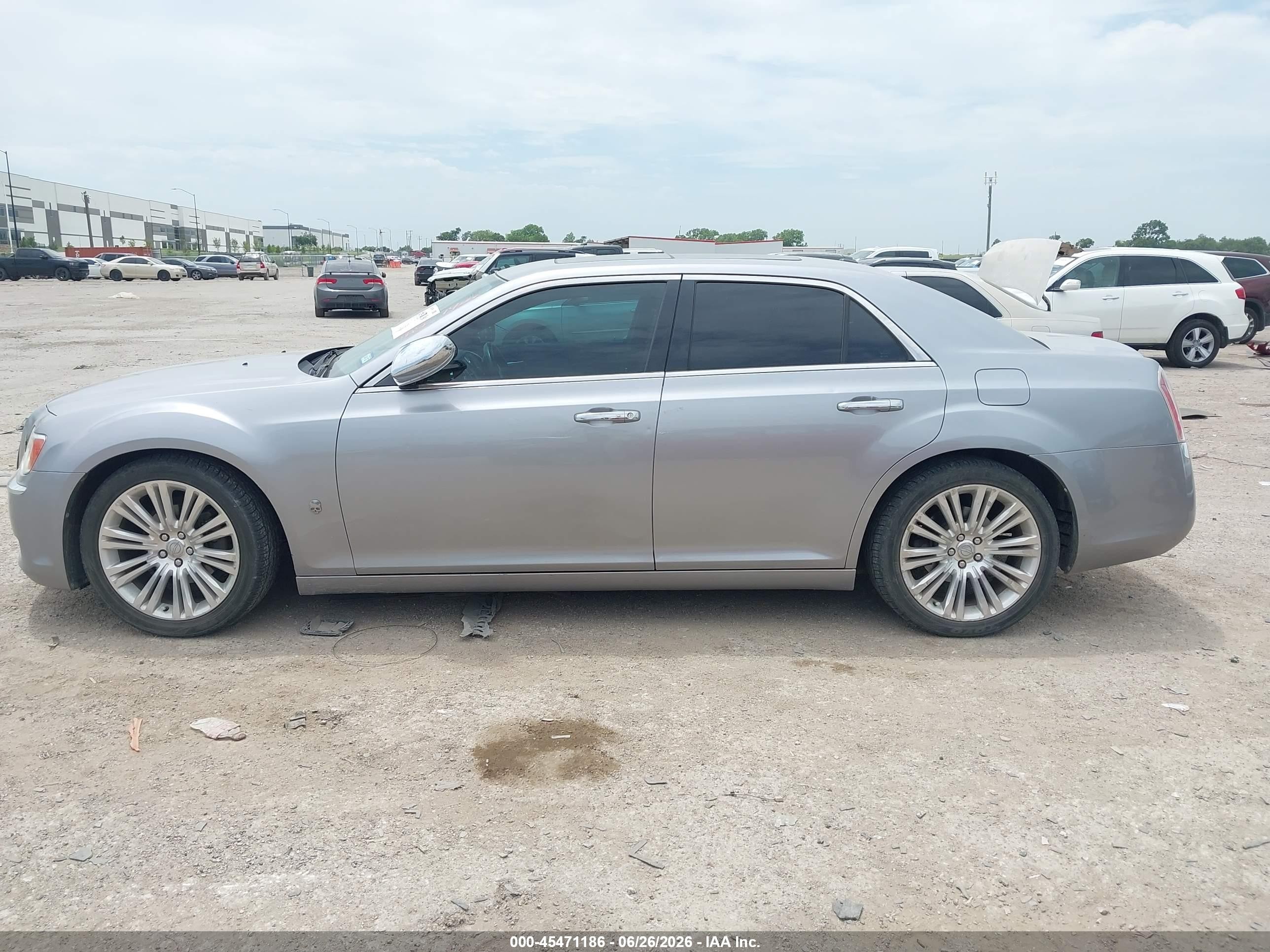 2013 Chrysler 300c   Silver vin: 2C3CCAEG7DH660798