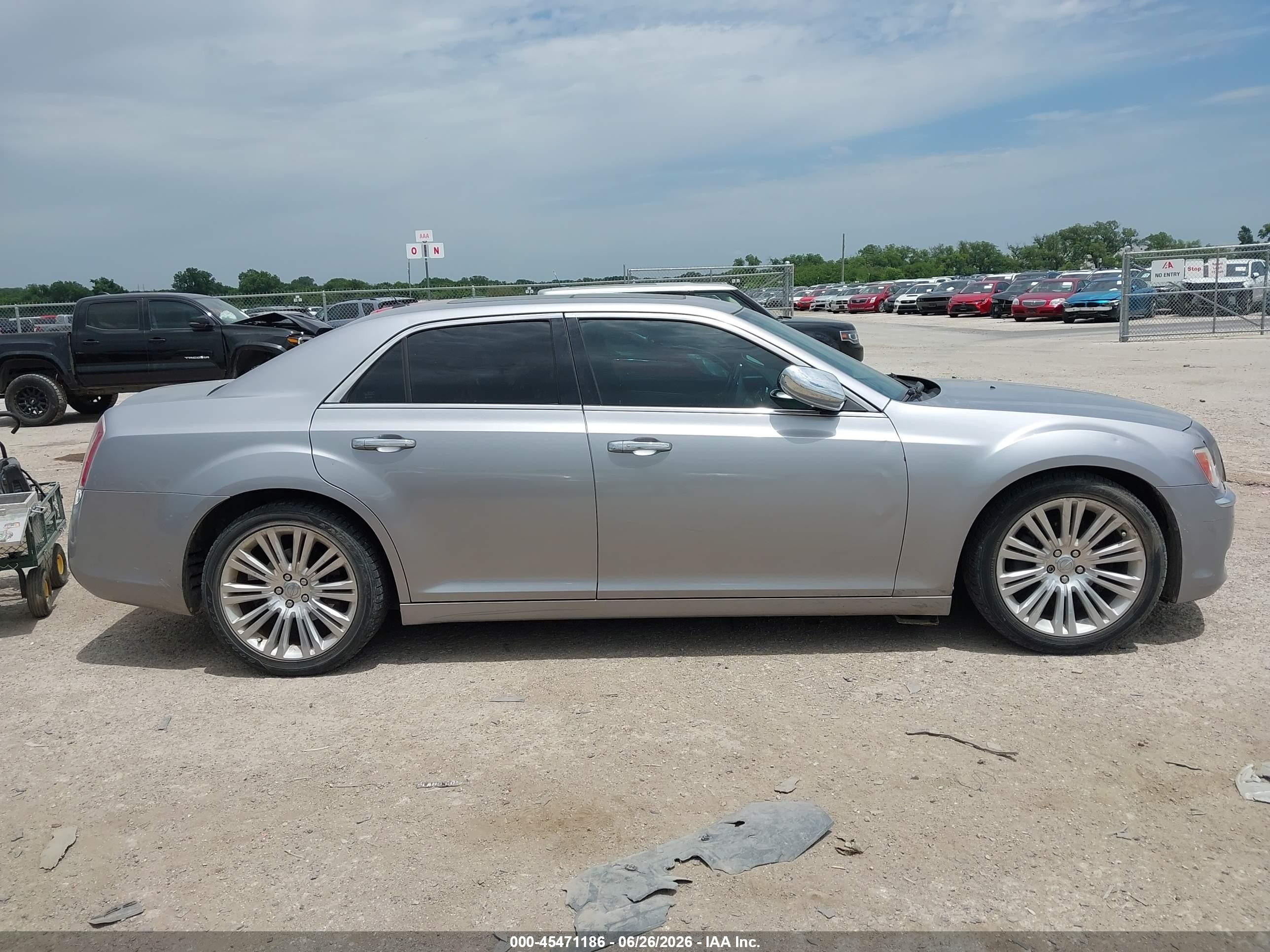 2013 Chrysler 300c   Silver vin: 2C3CCAEG7DH660798