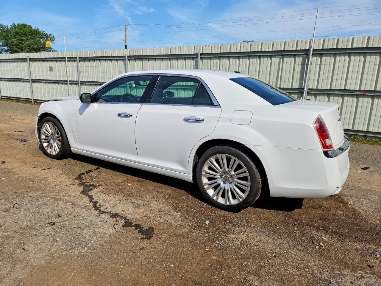 2014 Chrysler 300c Белый vin: 2C3CCAEG7EH148220