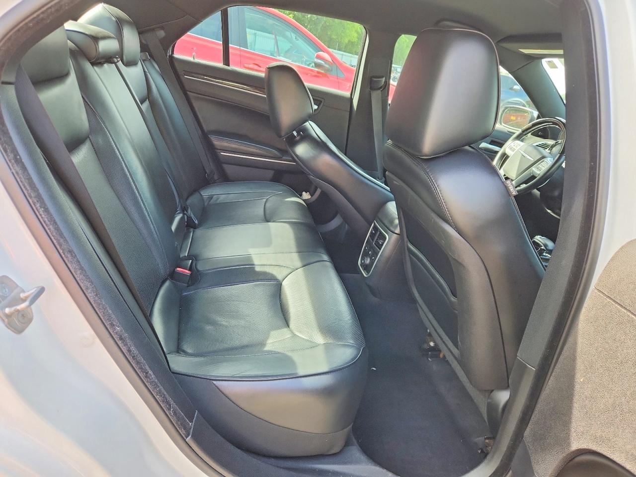 2014 Chrysler 300c Белый vin: 2C3CCAEG7EH148220