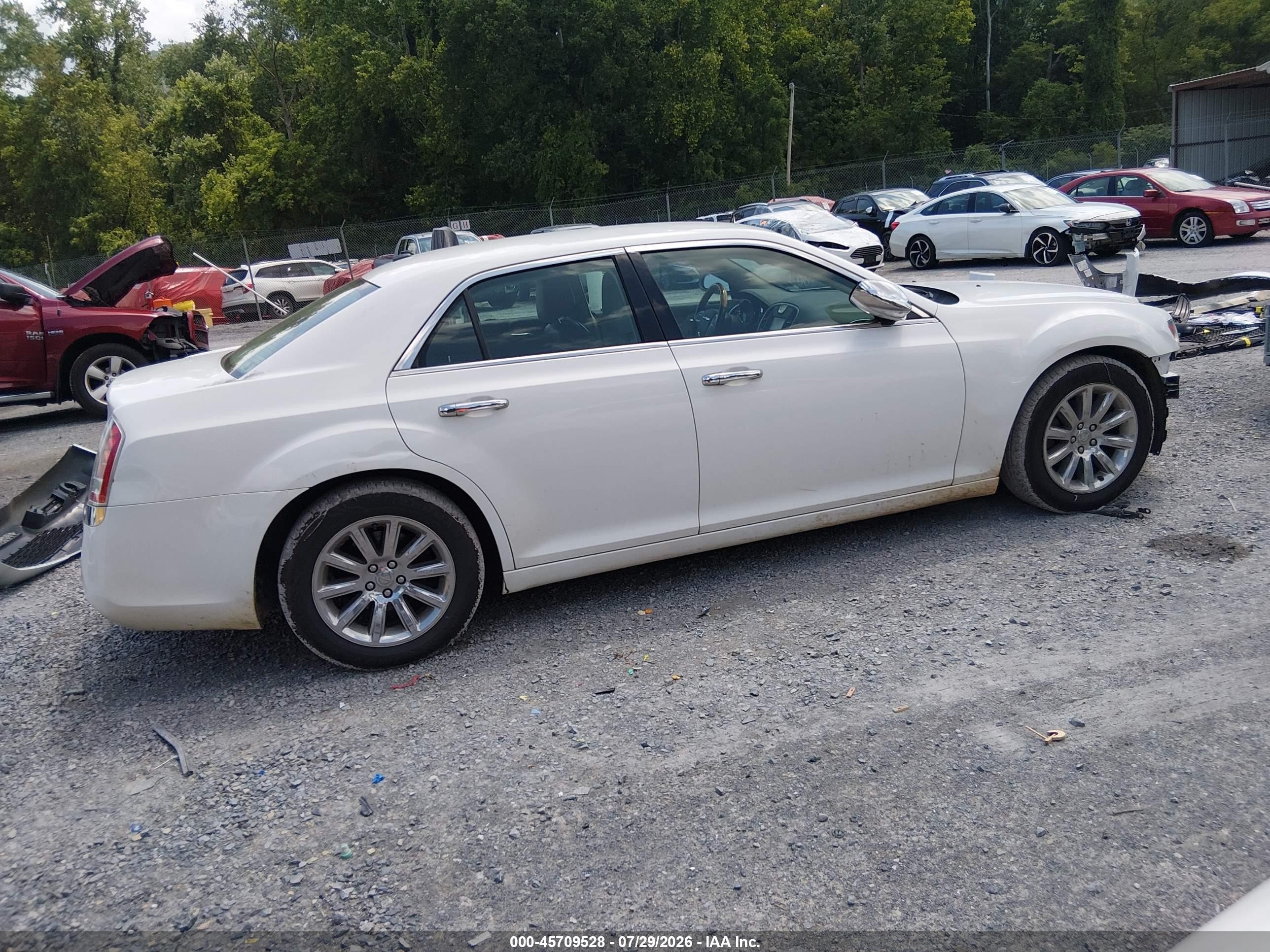 2014 Chrysler 300c   Белый vin: 2C3CCAEG7EH275839