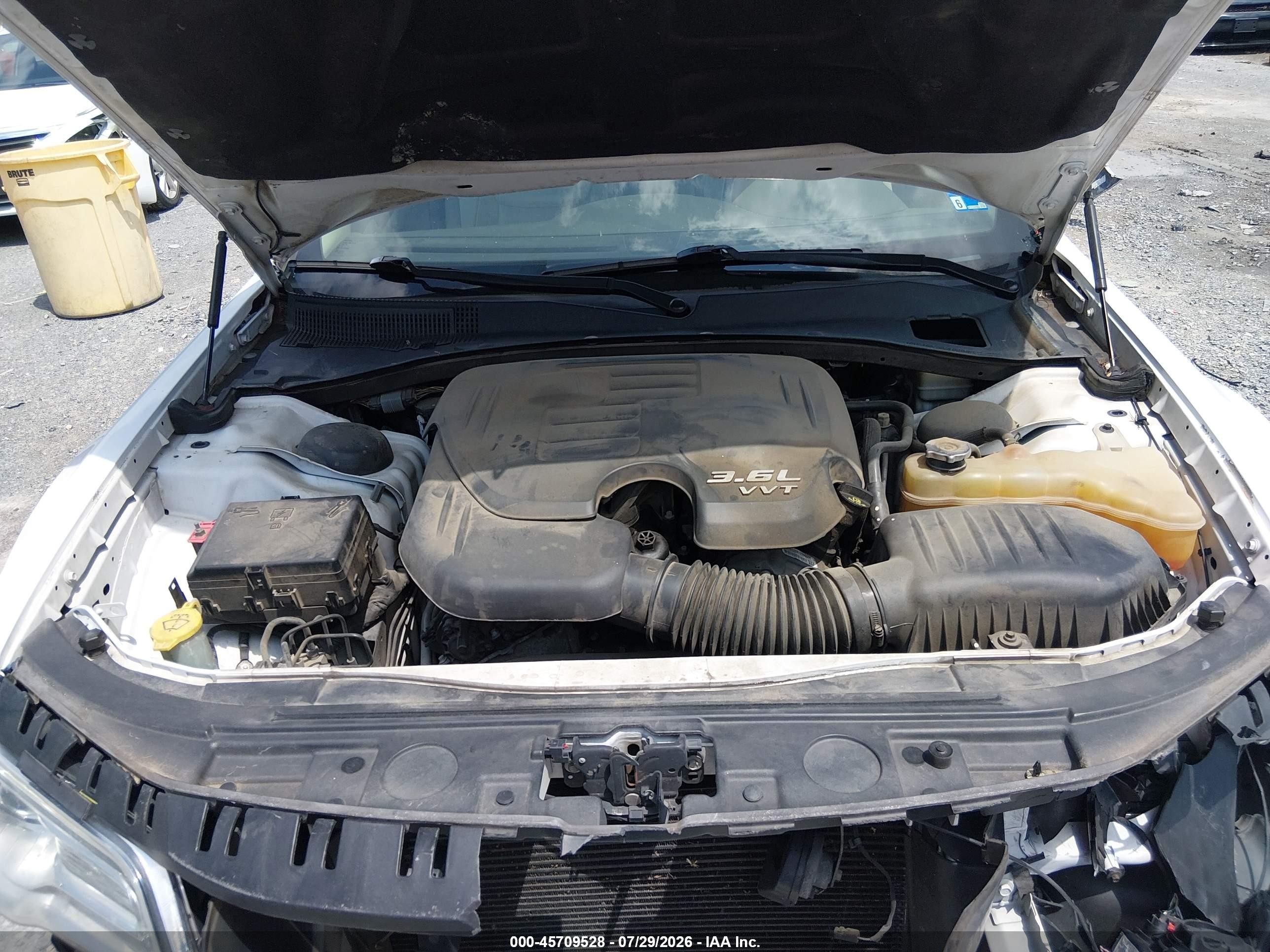 2014 Chrysler 300c   Белый vin: 2C3CCAEG7EH275839