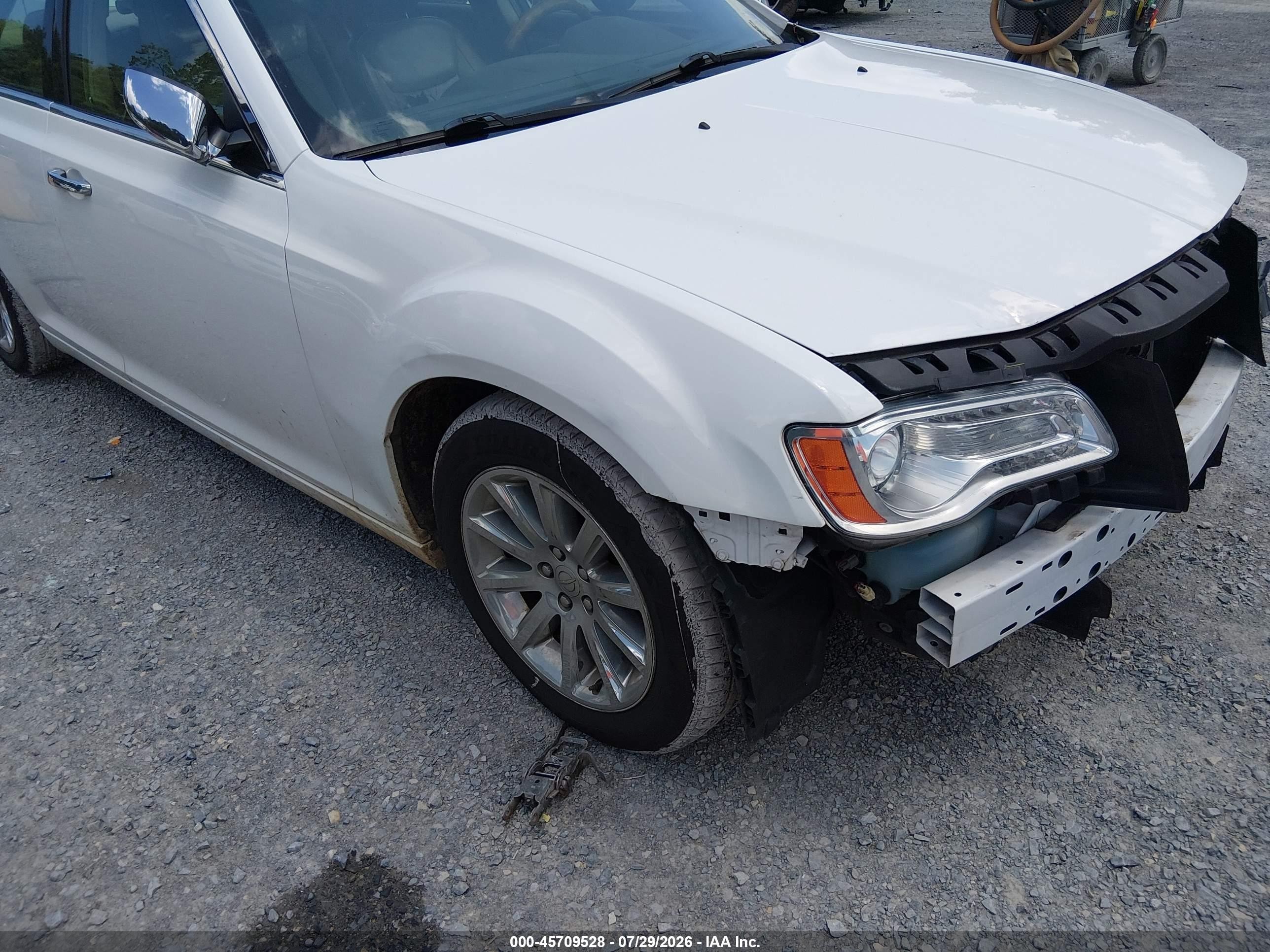 2014 Chrysler 300c   Белый vin: 2C3CCAEG7EH275839
