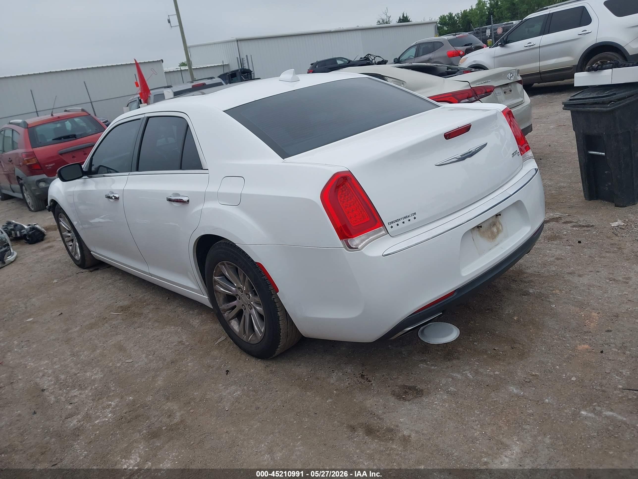 2015 Chrysler 300c   White vin: 2C3CCAEG7FH792222
