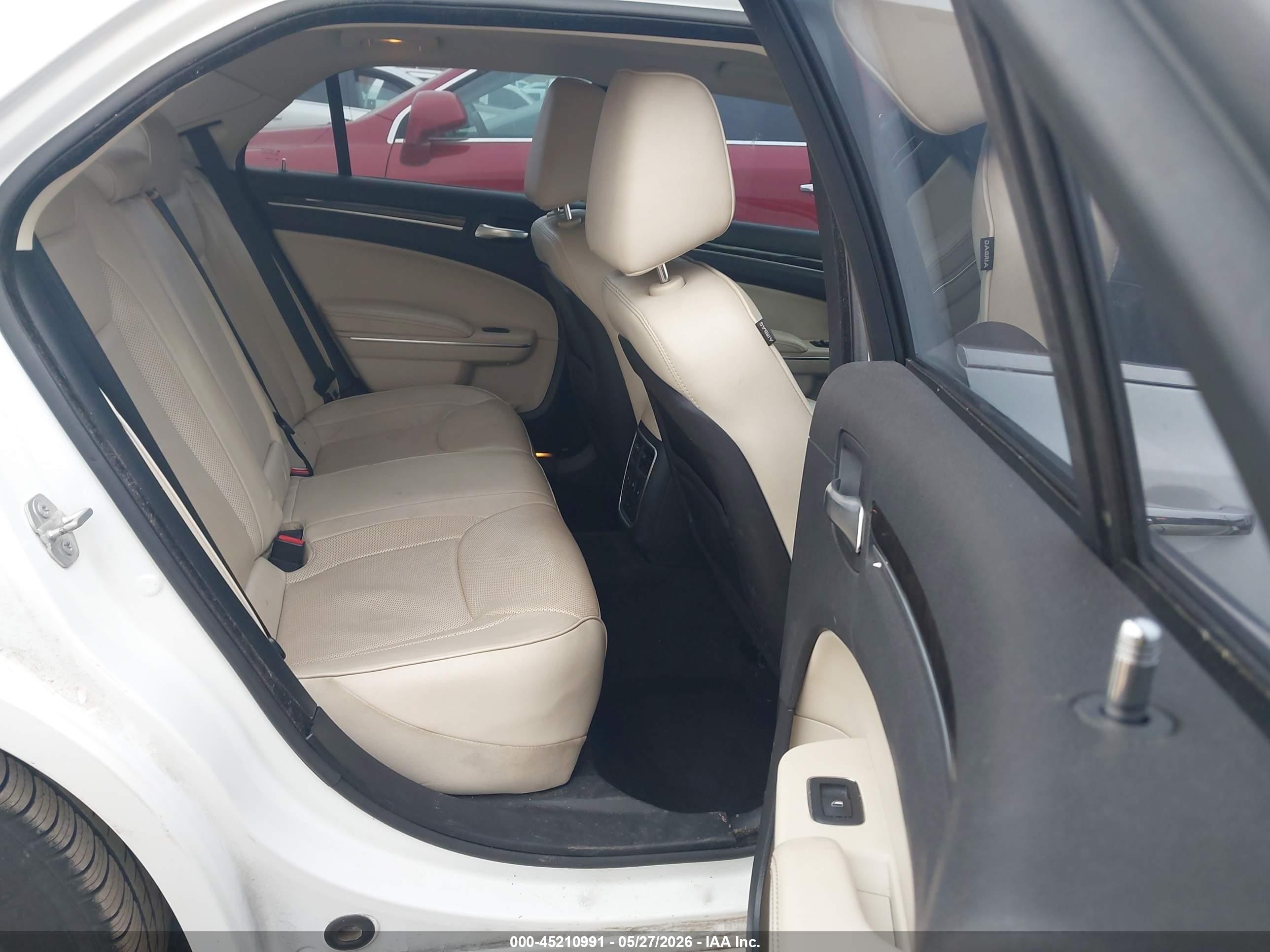 2015 Chrysler 300c   White vin: 2C3CCAEG7FH792222