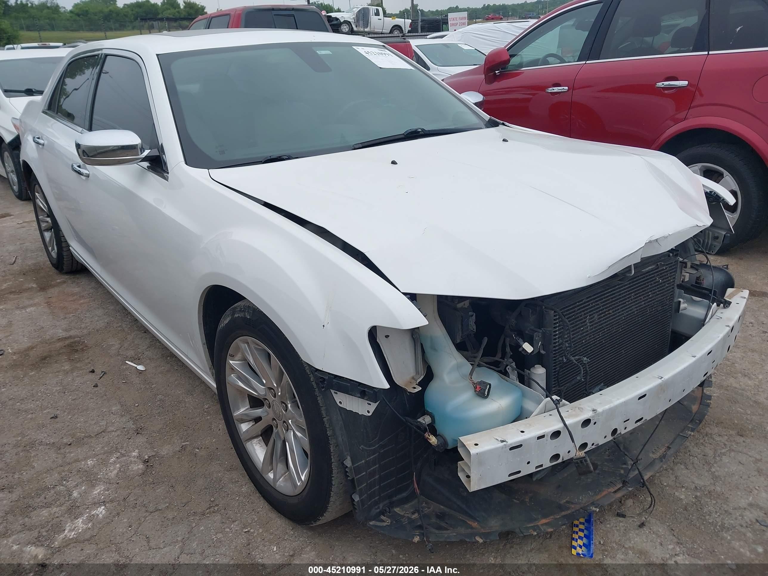 2015 Chrysler 300c   White vin: 2C3CCAEG7FH792222