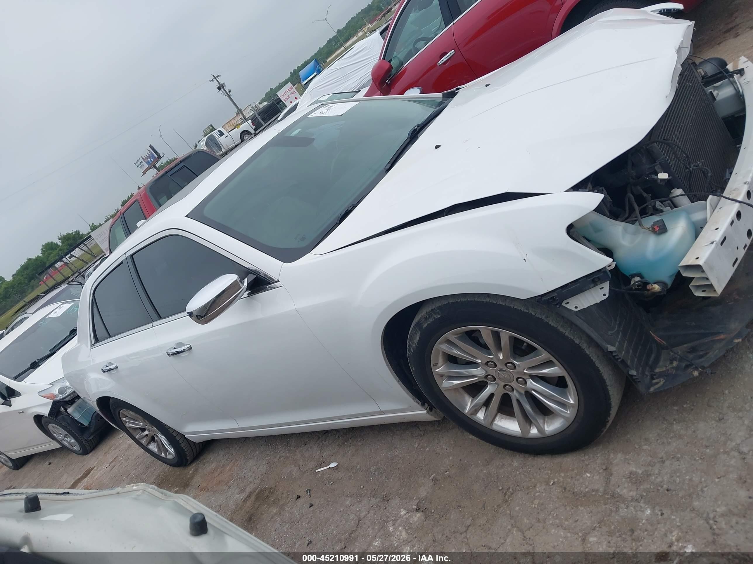 2015 Chrysler 300c   White vin: 2C3CCAEG7FH792222