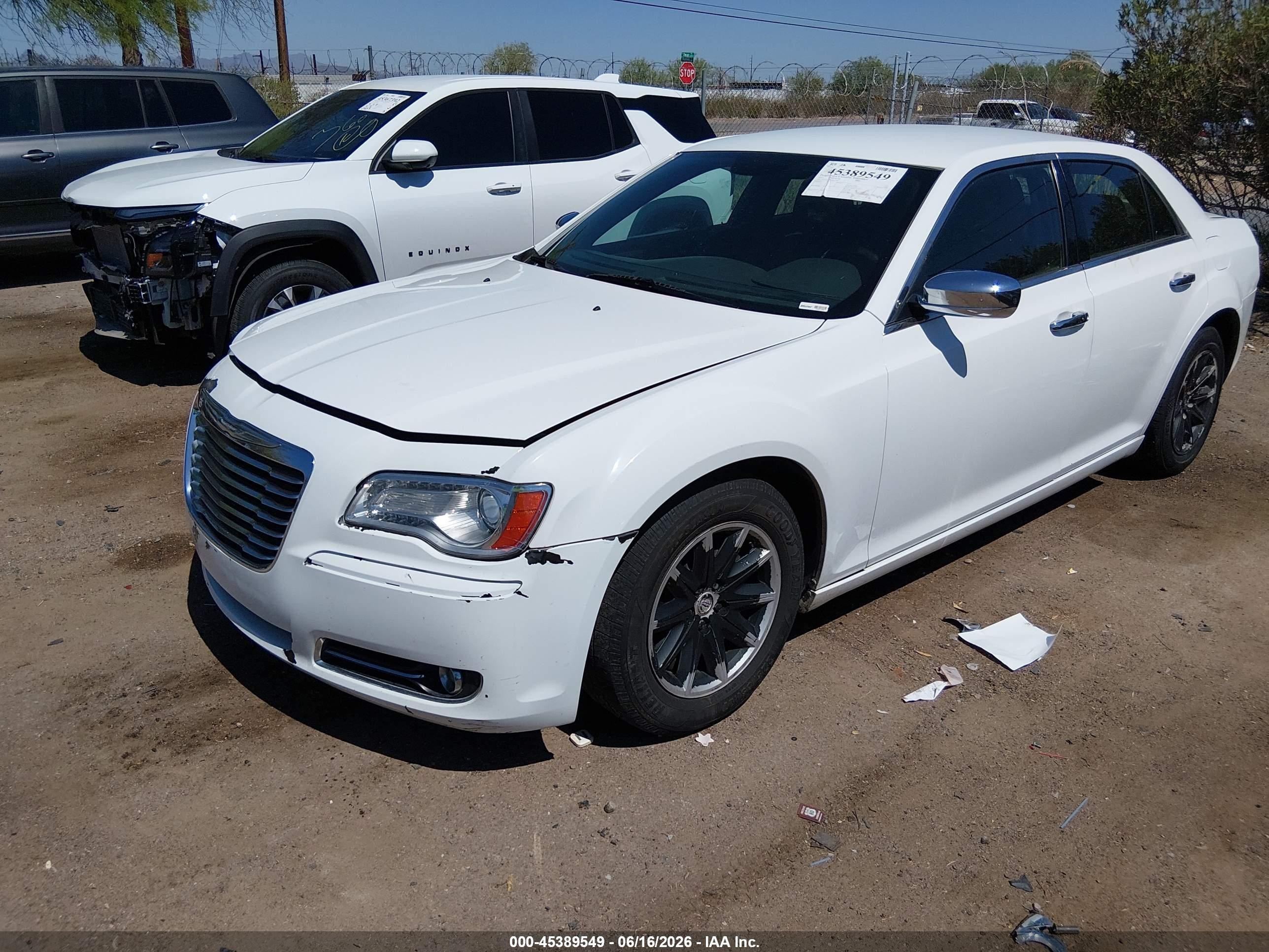 2013 Chrysler 300c   White vin: 2C3CCAEG8DH621587
