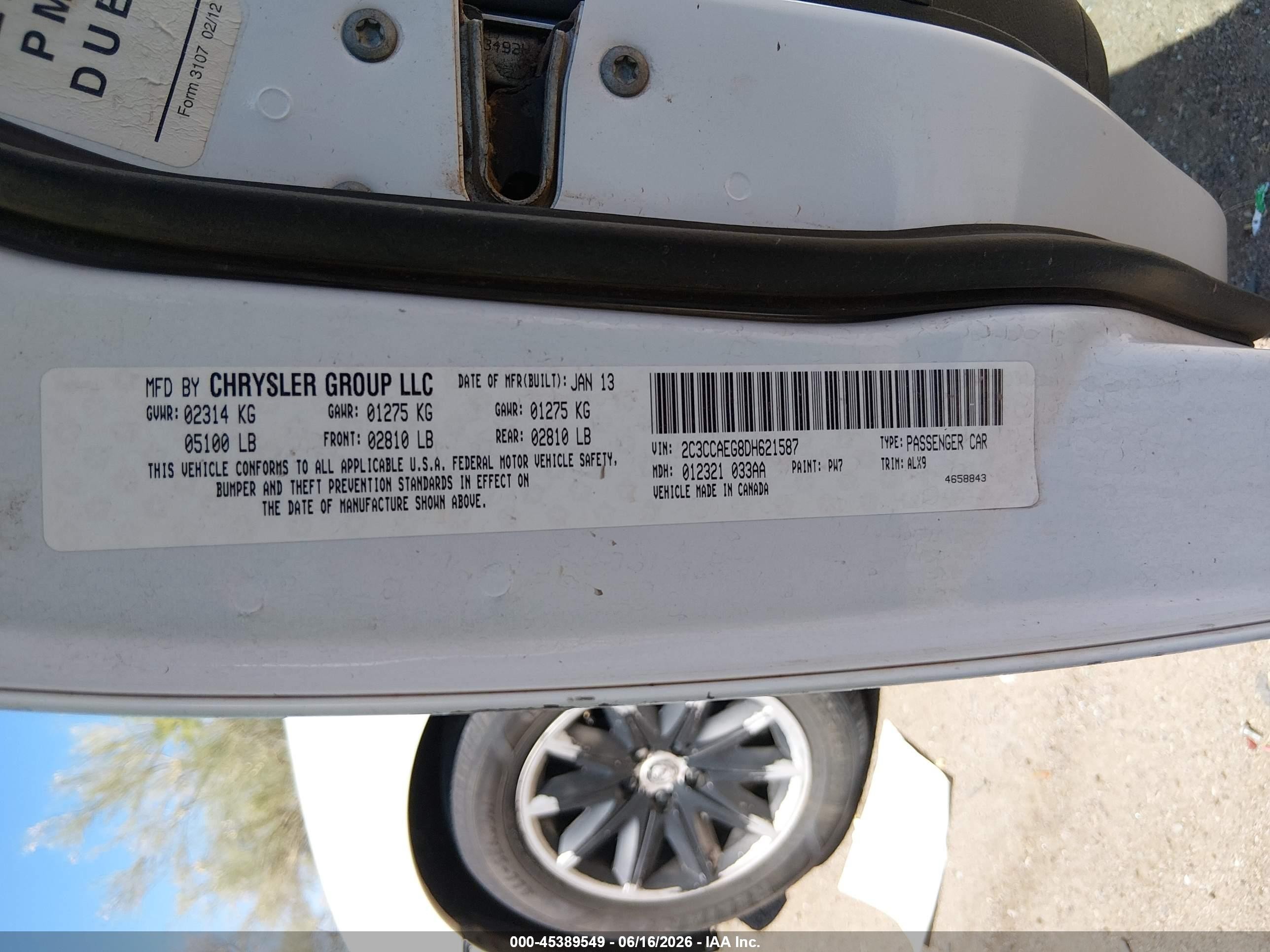 2013 Chrysler 300c   White vin: 2C3CCAEG8DH621587