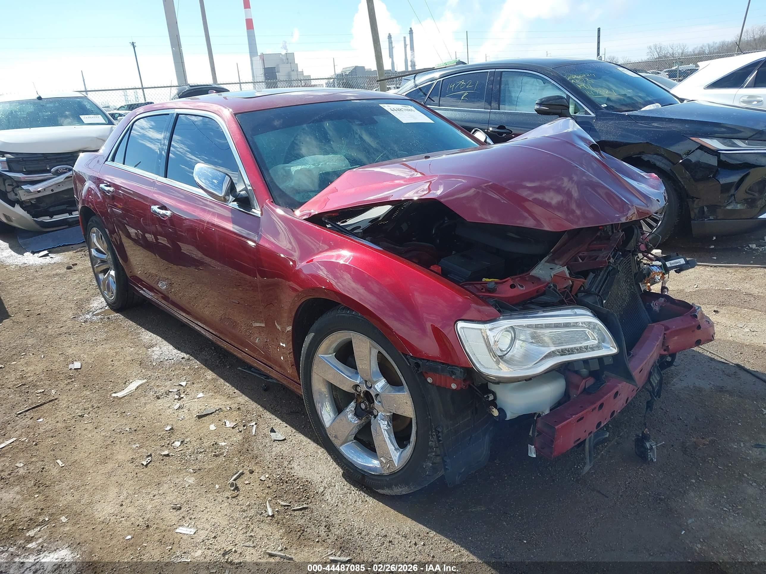 2015 Chrysler 300c   Red vin: 2C3CCAEG8FH921942