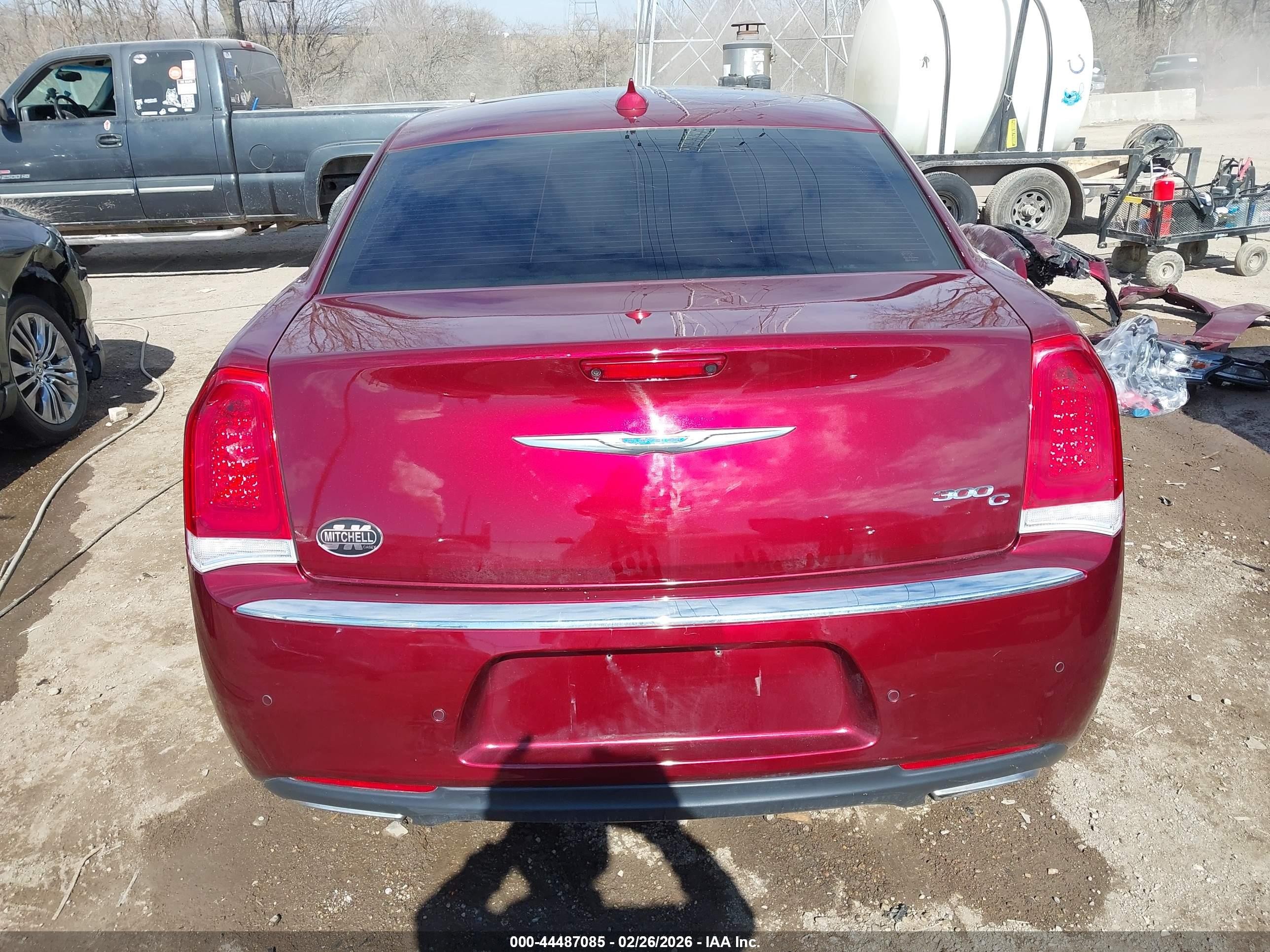 2015 Chrysler 300c   Red vin: 2C3CCAEG8FH921942